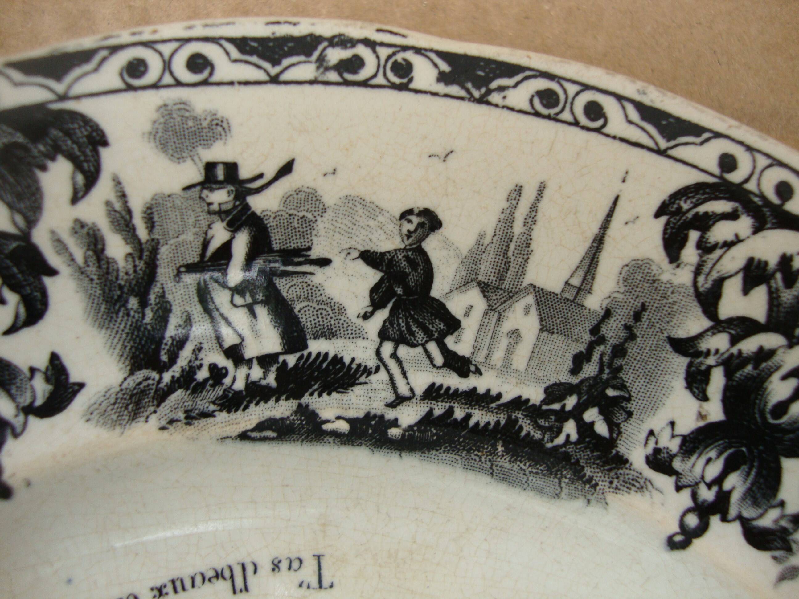 Assiette parlante  Creil et Montereau Lebeuf Millet & Cie