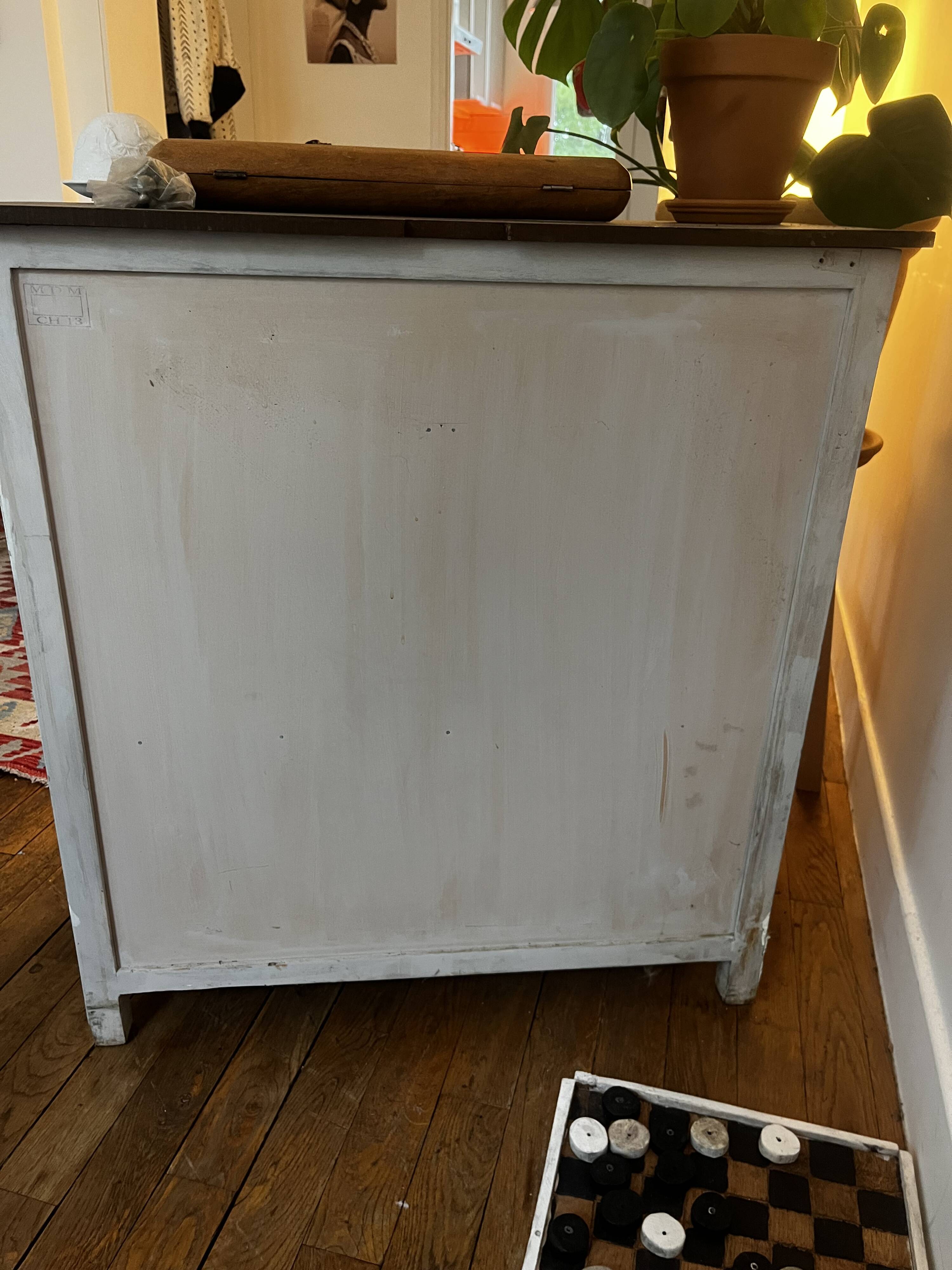 Grey-blue Parisian sideboard with a mesh door.