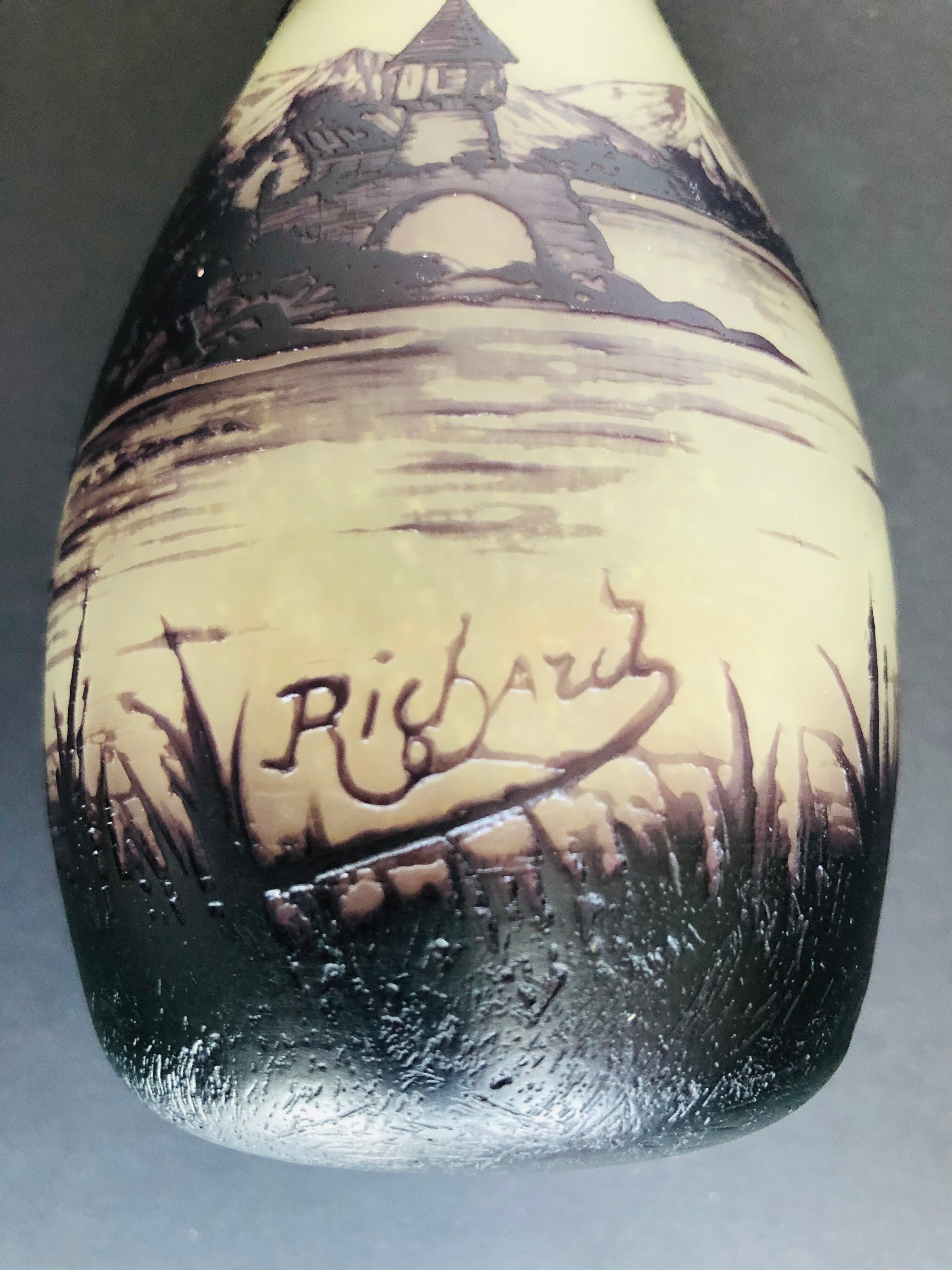 Multi-layer glass vase with acid engraved decoration