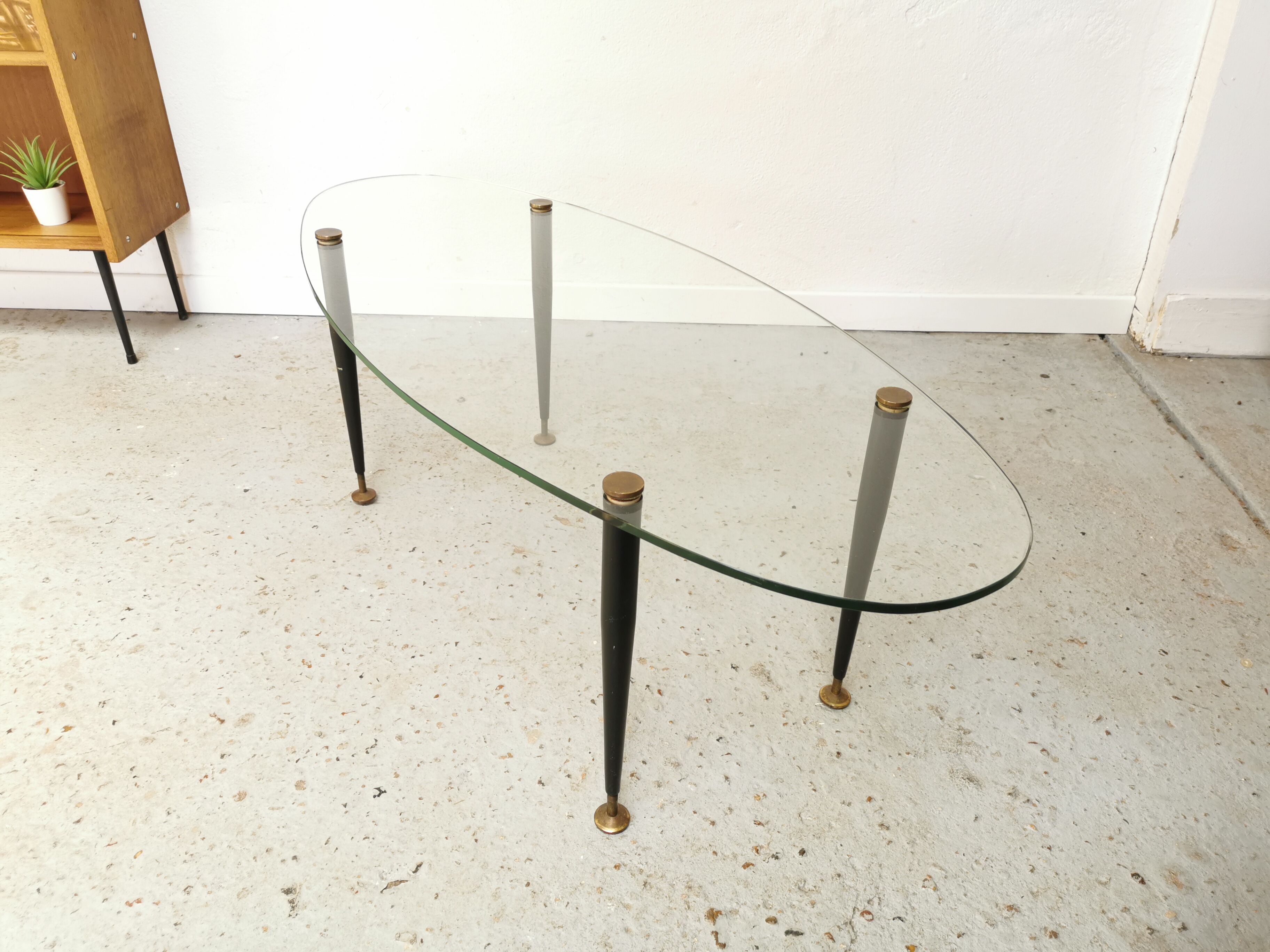 Table basse vintage 1950 verre métal et laiton