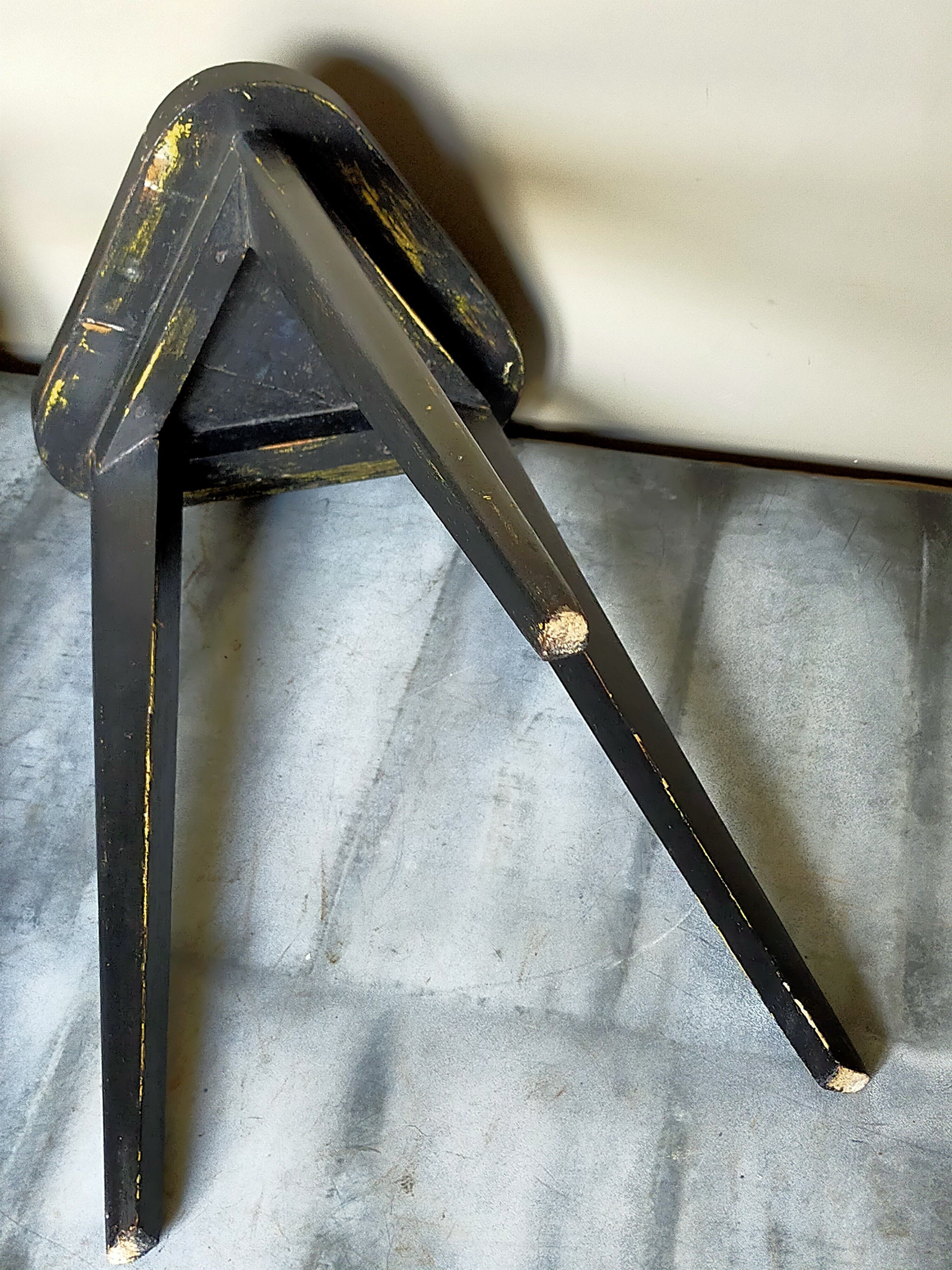 Pair of old tripod tripod harnesses black patina