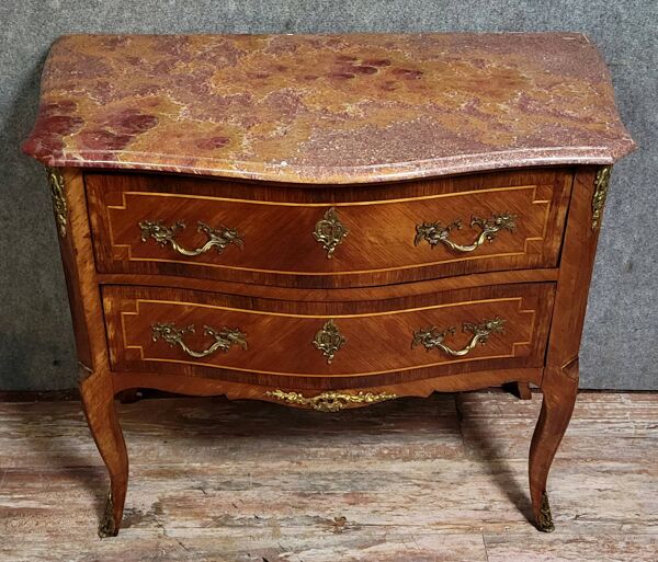 Commode sauteuse de Dame, galbée, style Louis XV réalisée en bois précieux