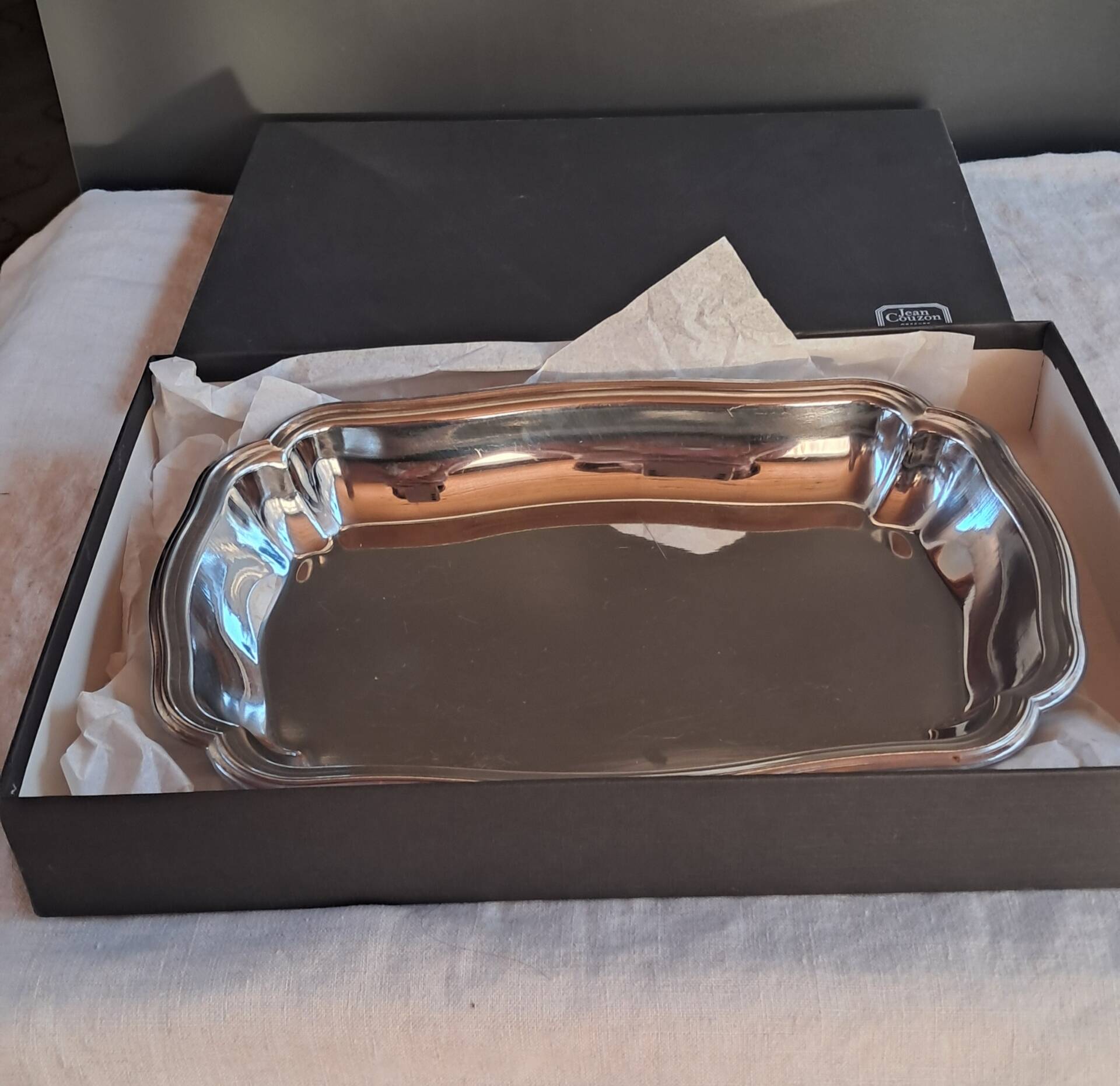 Rectangular scalloped service platter in stainless steel – Jean Couzon Silversmith