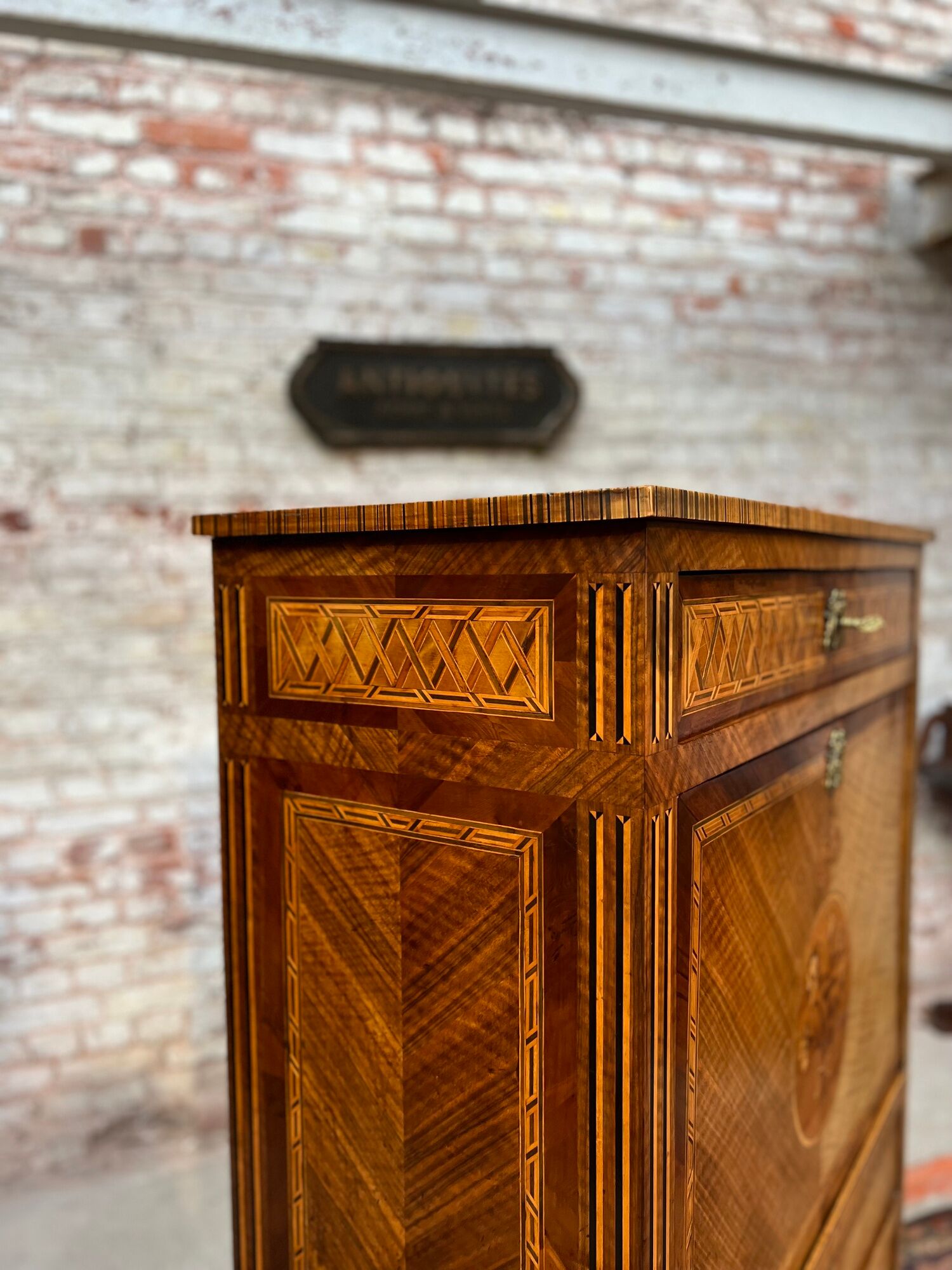 Writing desk in marquetry of Louis XVI XVIII century