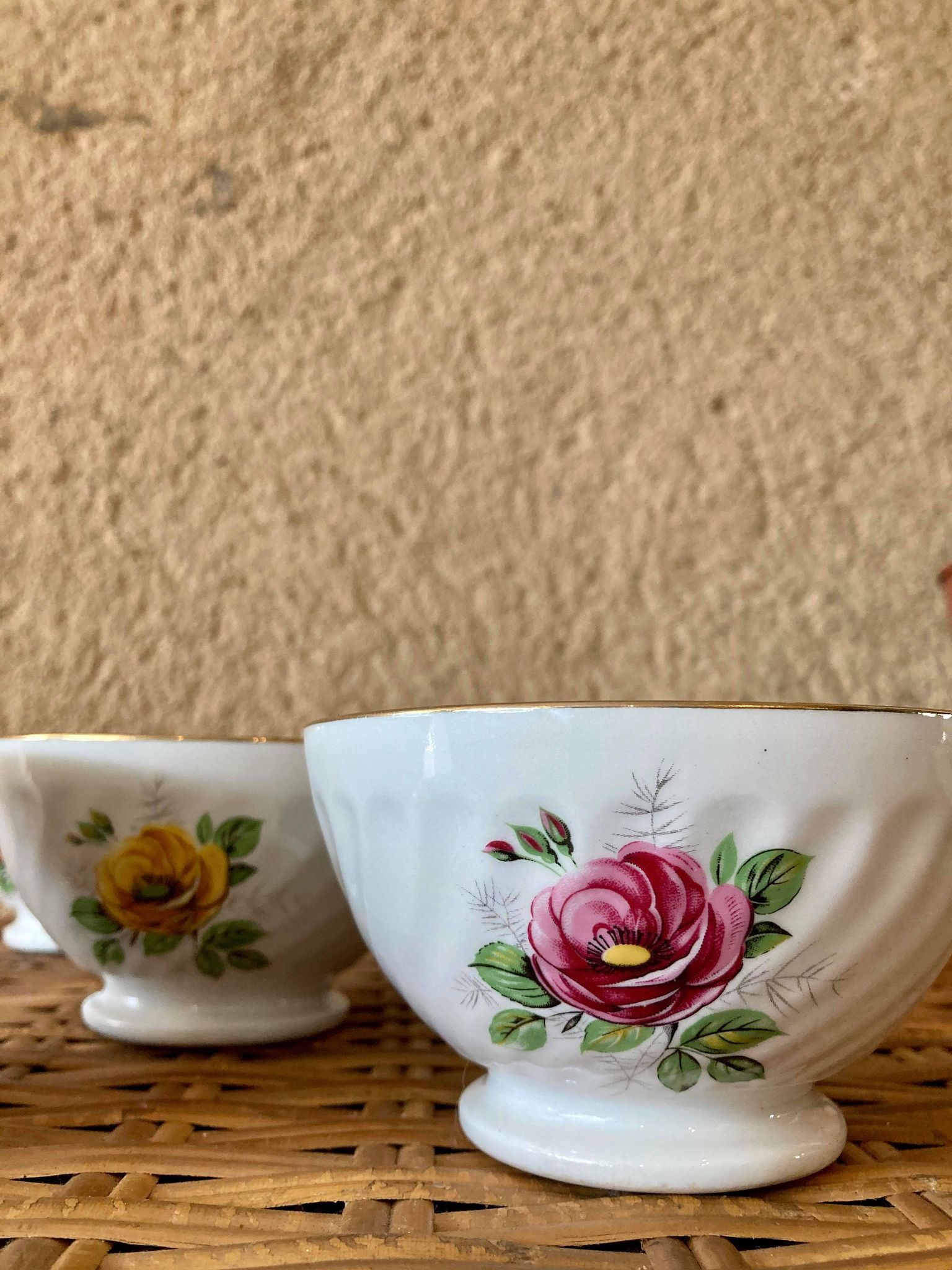 Set of 5 porcelain bowls
