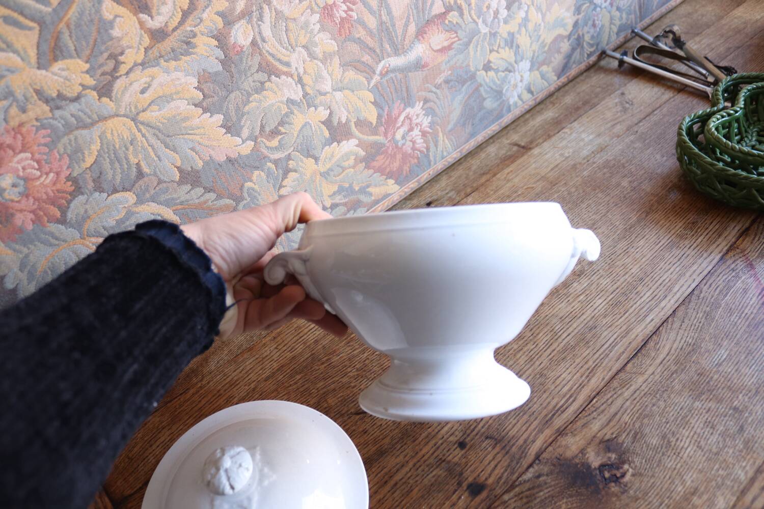 Antique white soup tureen in ironstone – Sarreguemines