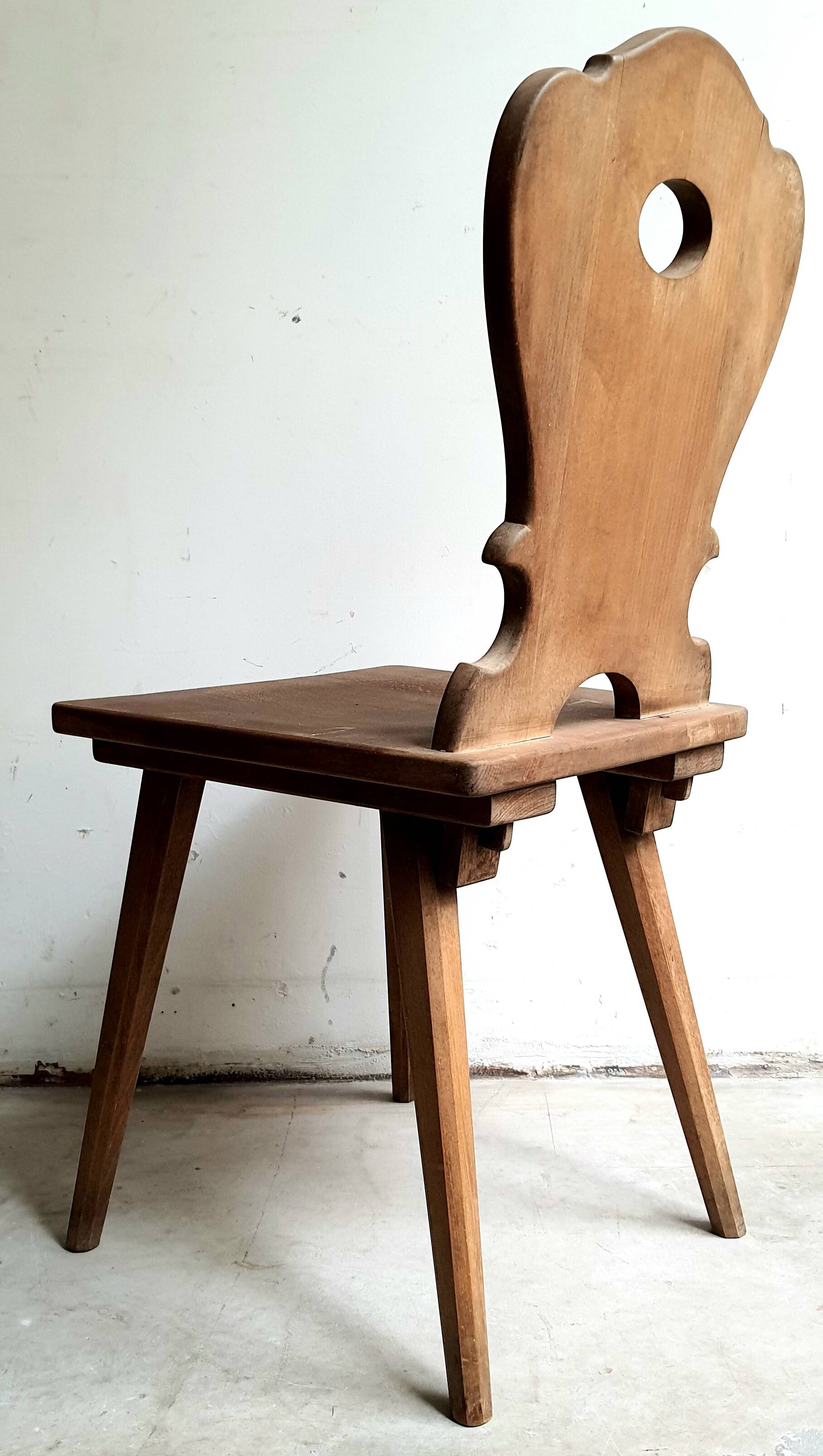 Series of 4 Brutalist chairs in solid oak - Savoyard Popular Art - Vintage from the 60s