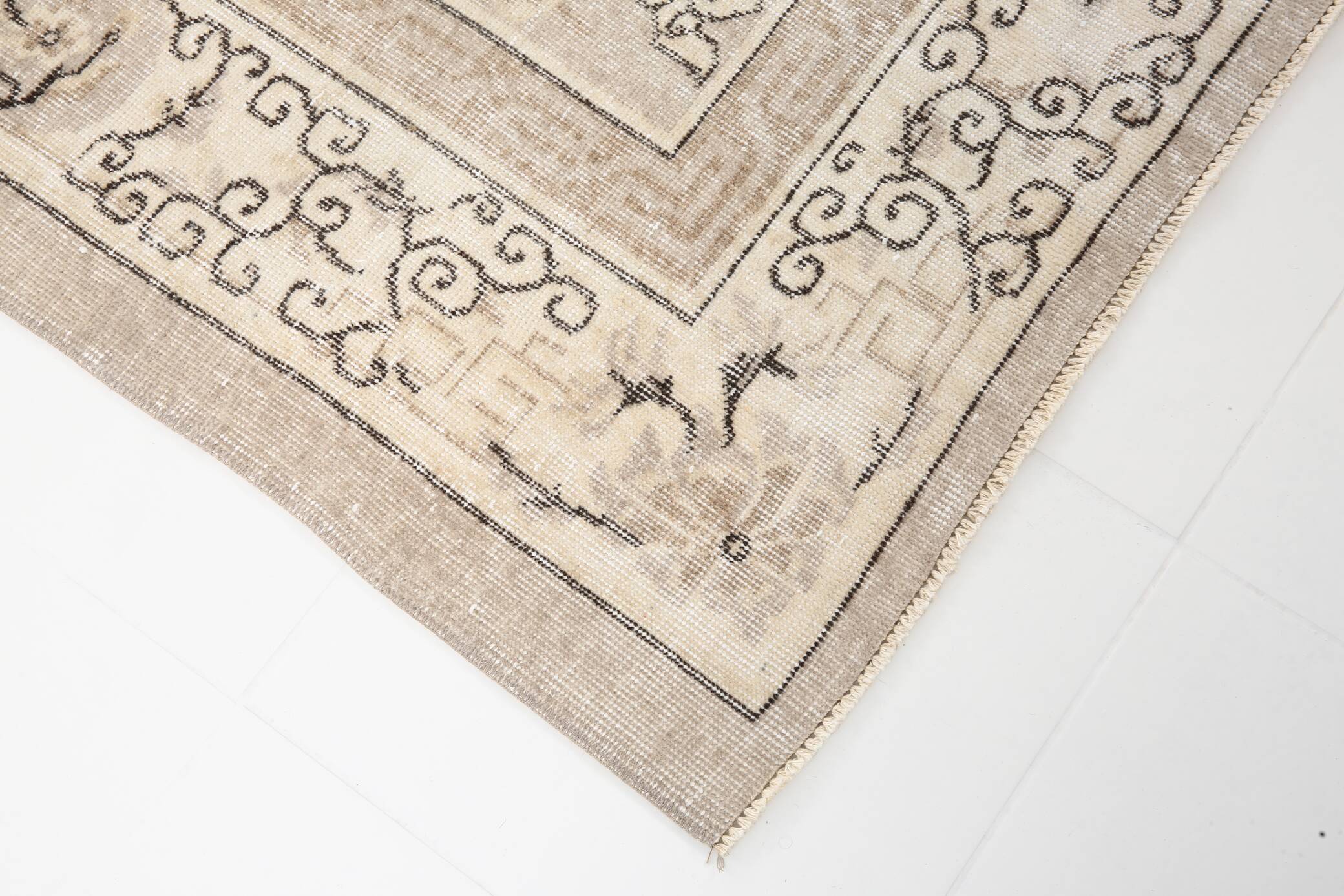 Tapis oriental vintage beige