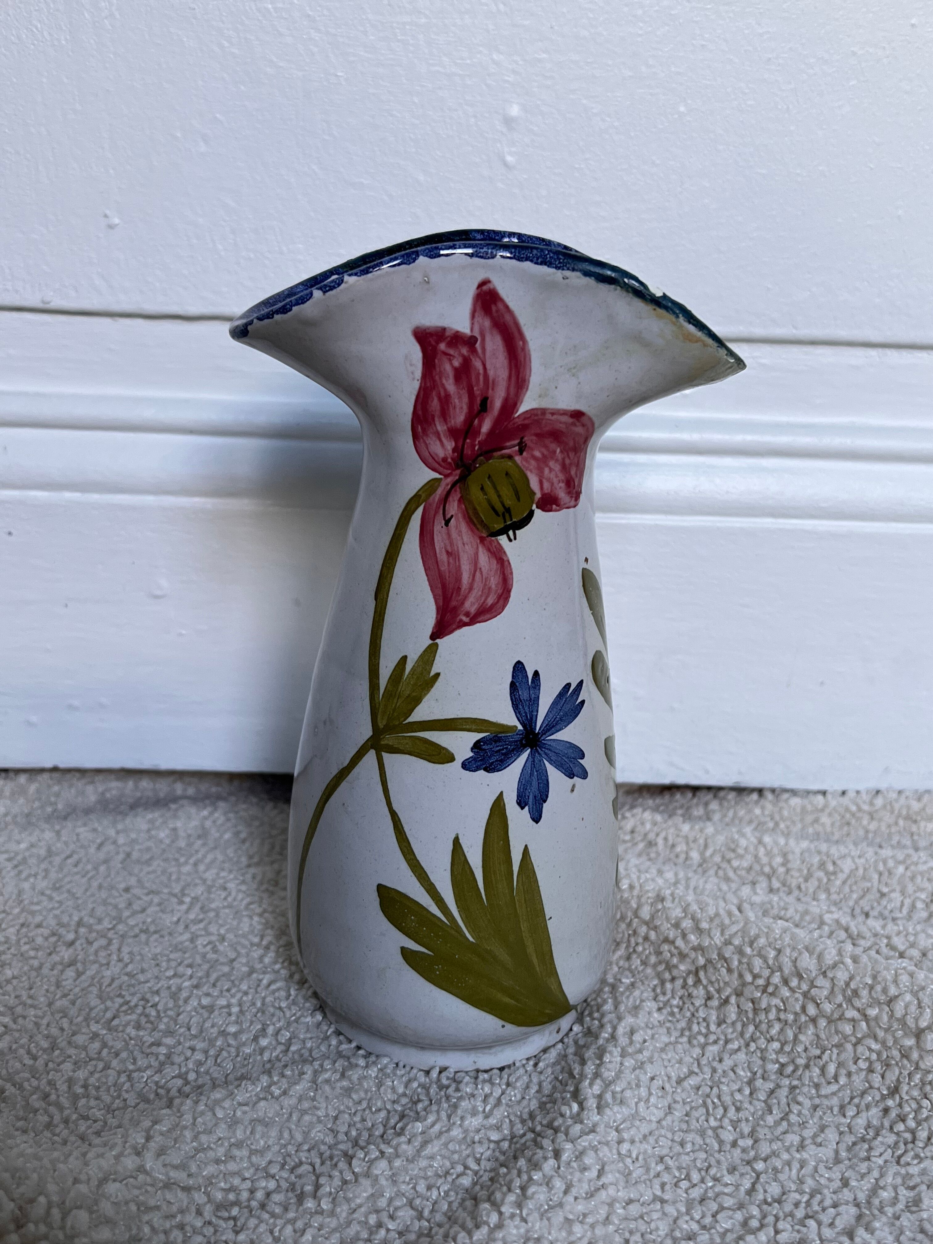 Vase with flower patterns