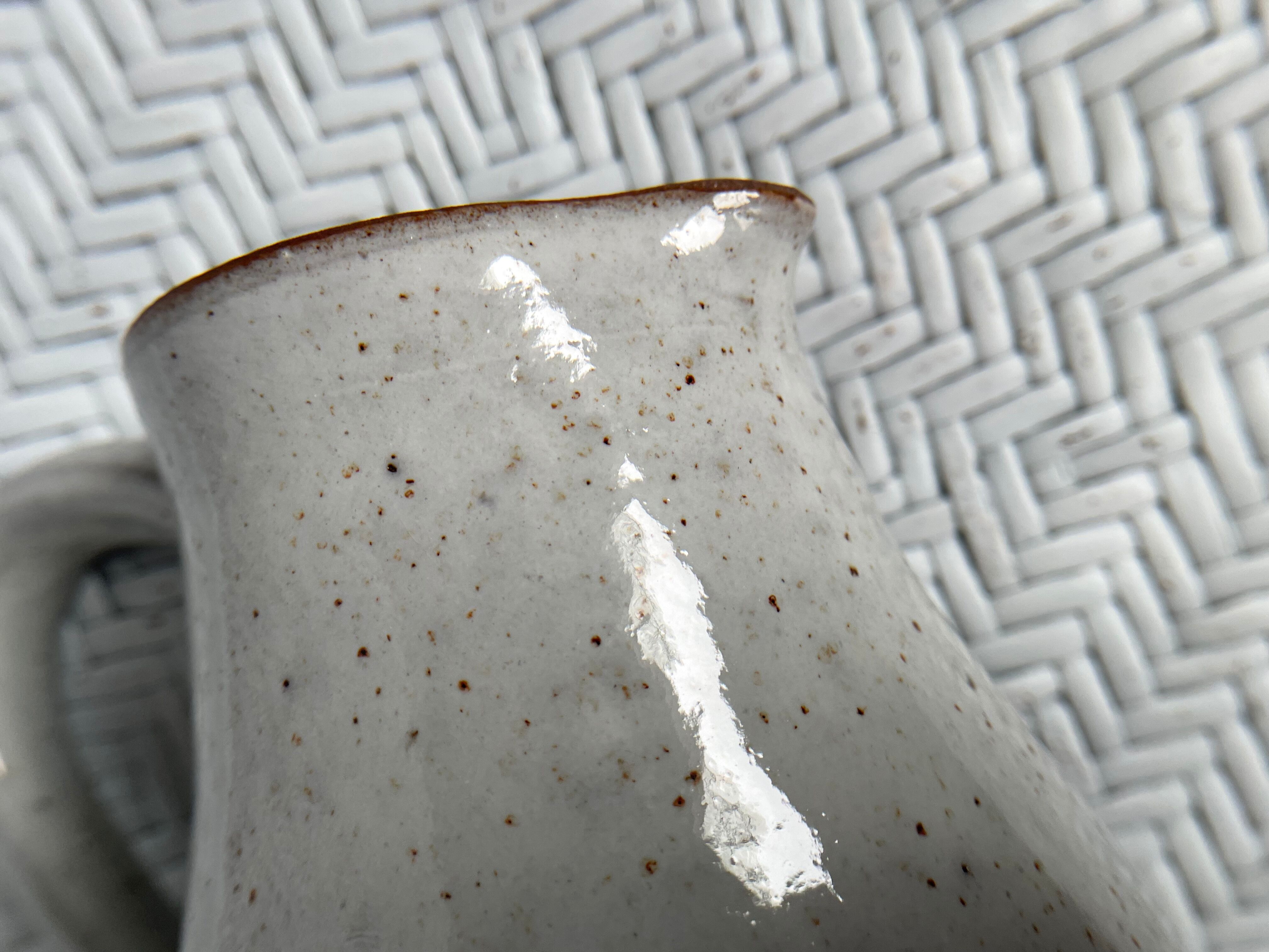 Sandstone pitcher of st amand en puisaye (roger jacques)