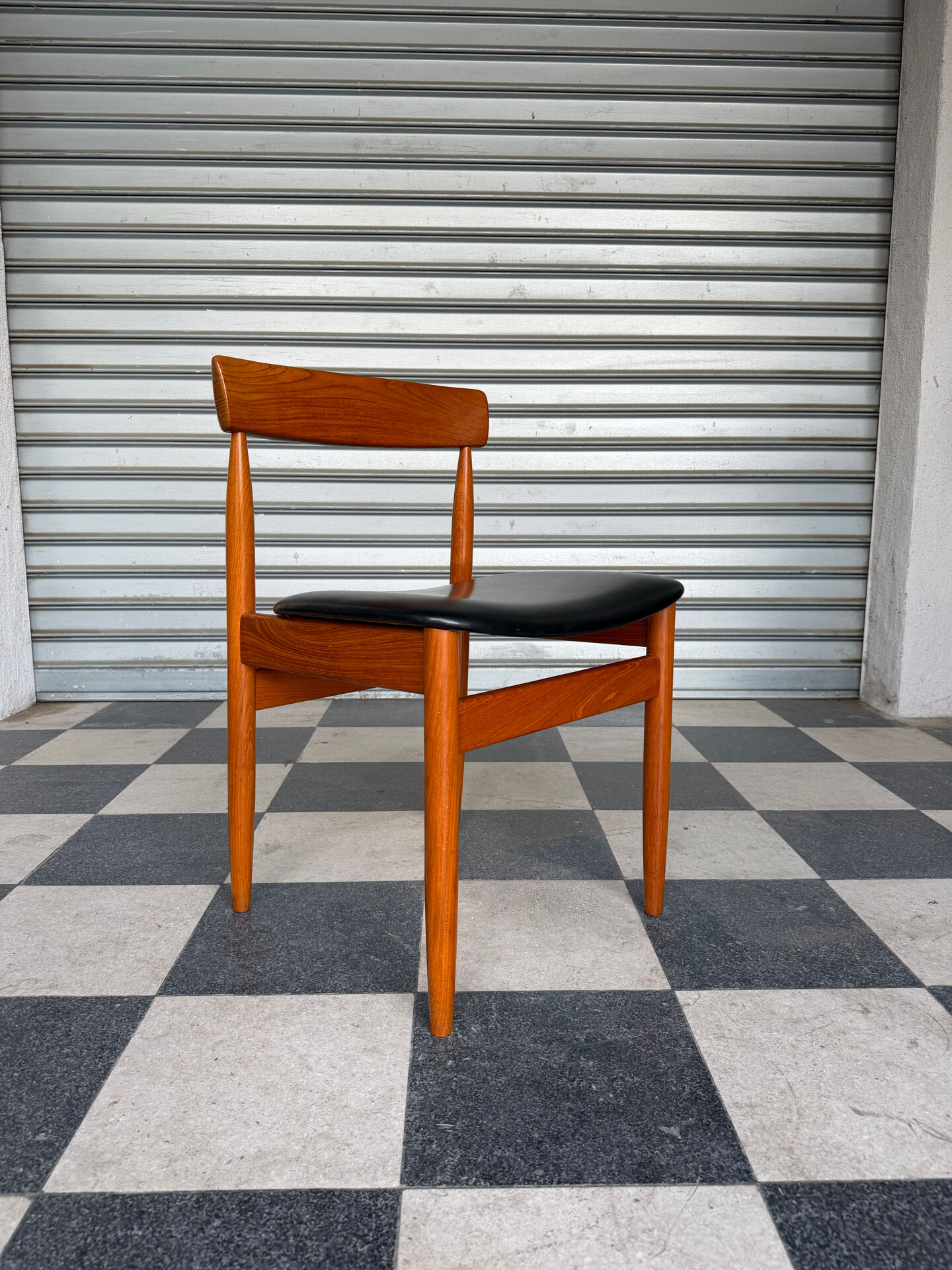 Lot de 4 chaises danoises en teck