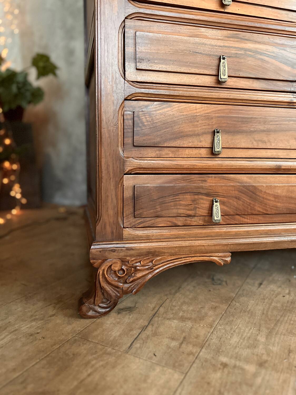 Old chest of drawers