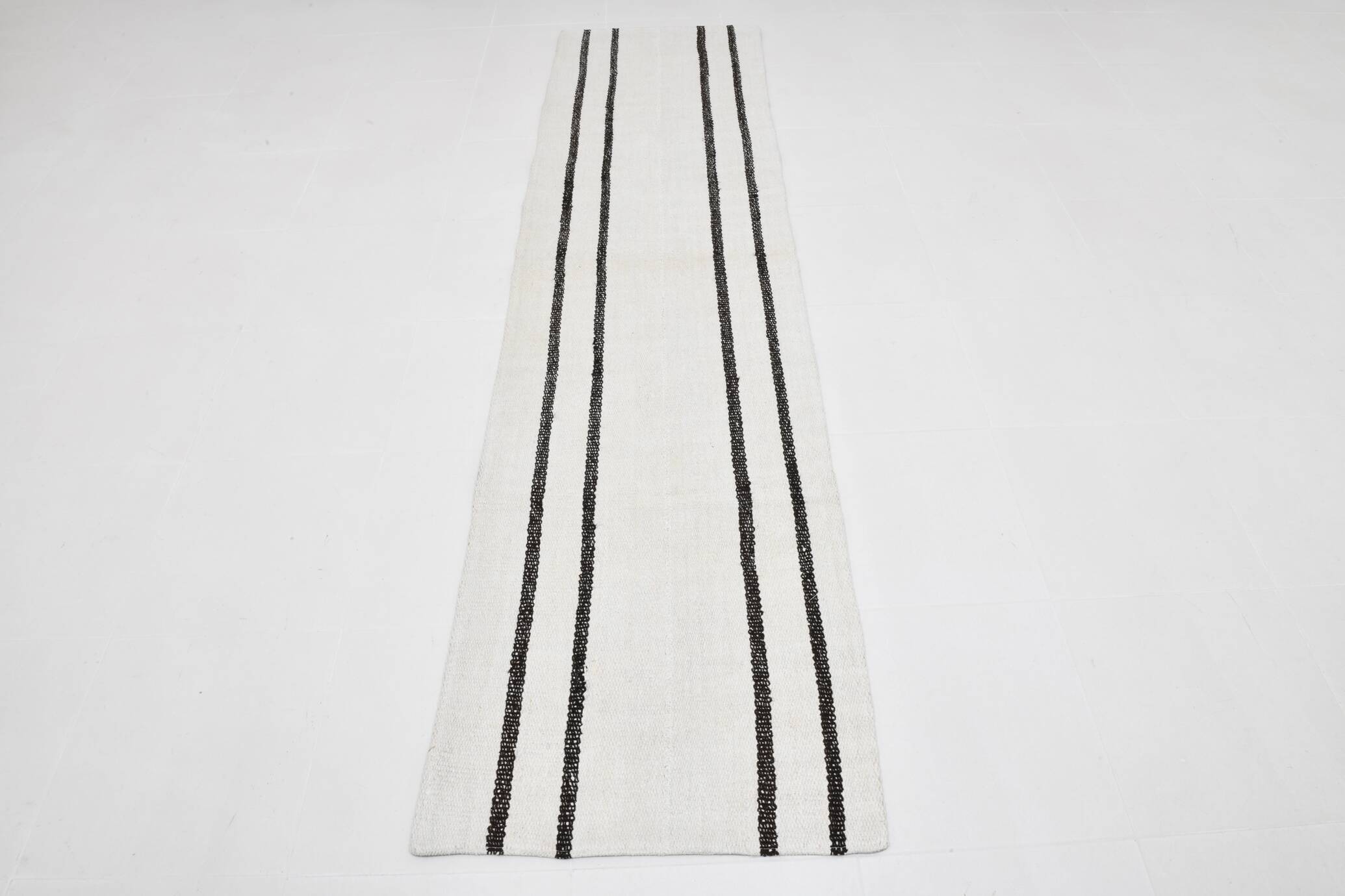 White Black Modern Striped Vintage Runner Rug, 68x276Cm