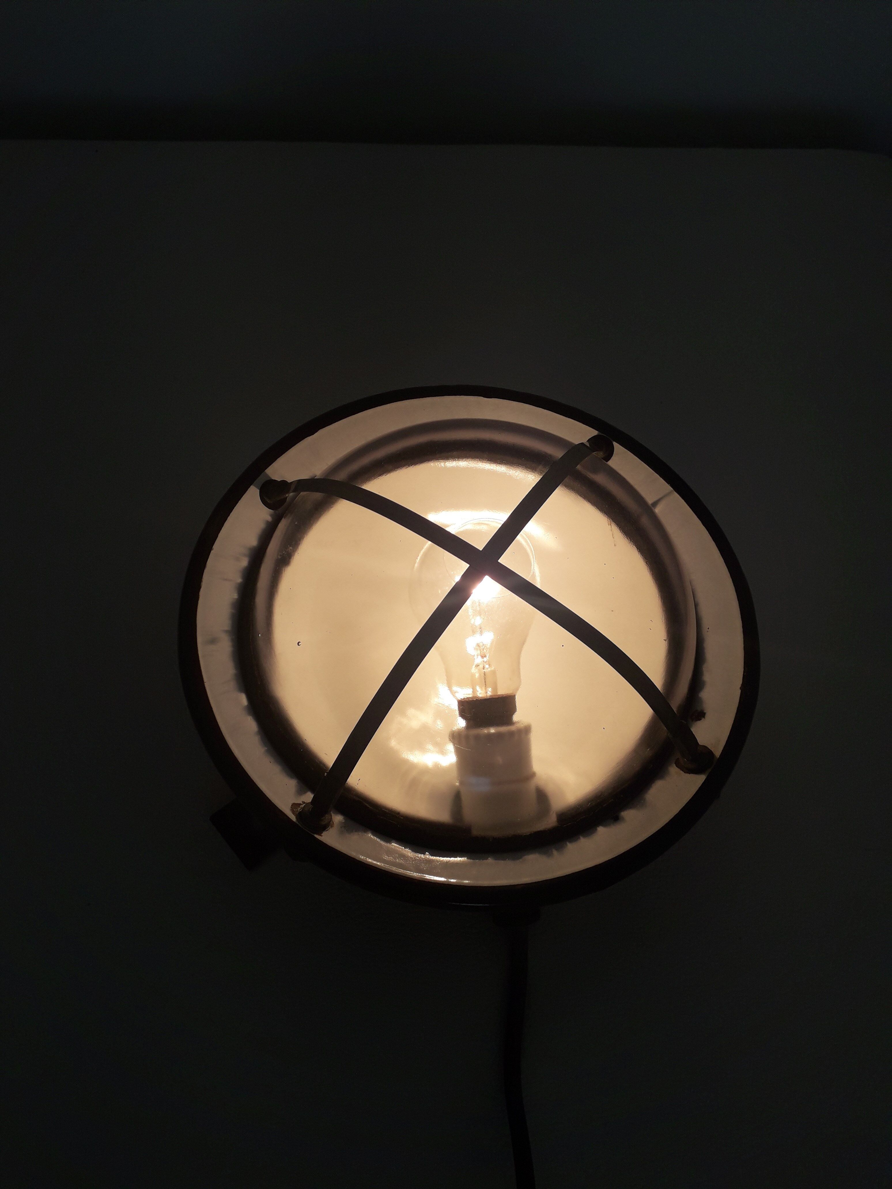 Workshop wall lamp - Enamelled sheet metal - 1950