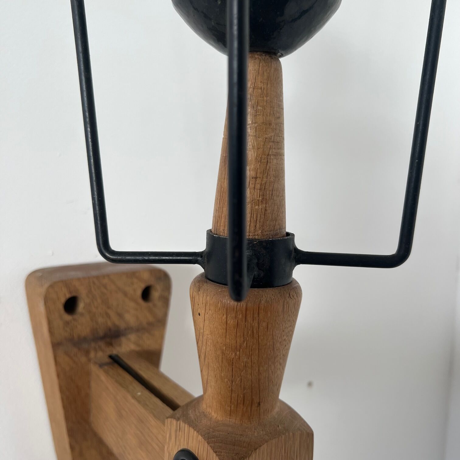 Guillerme et Chambron oak single wall light