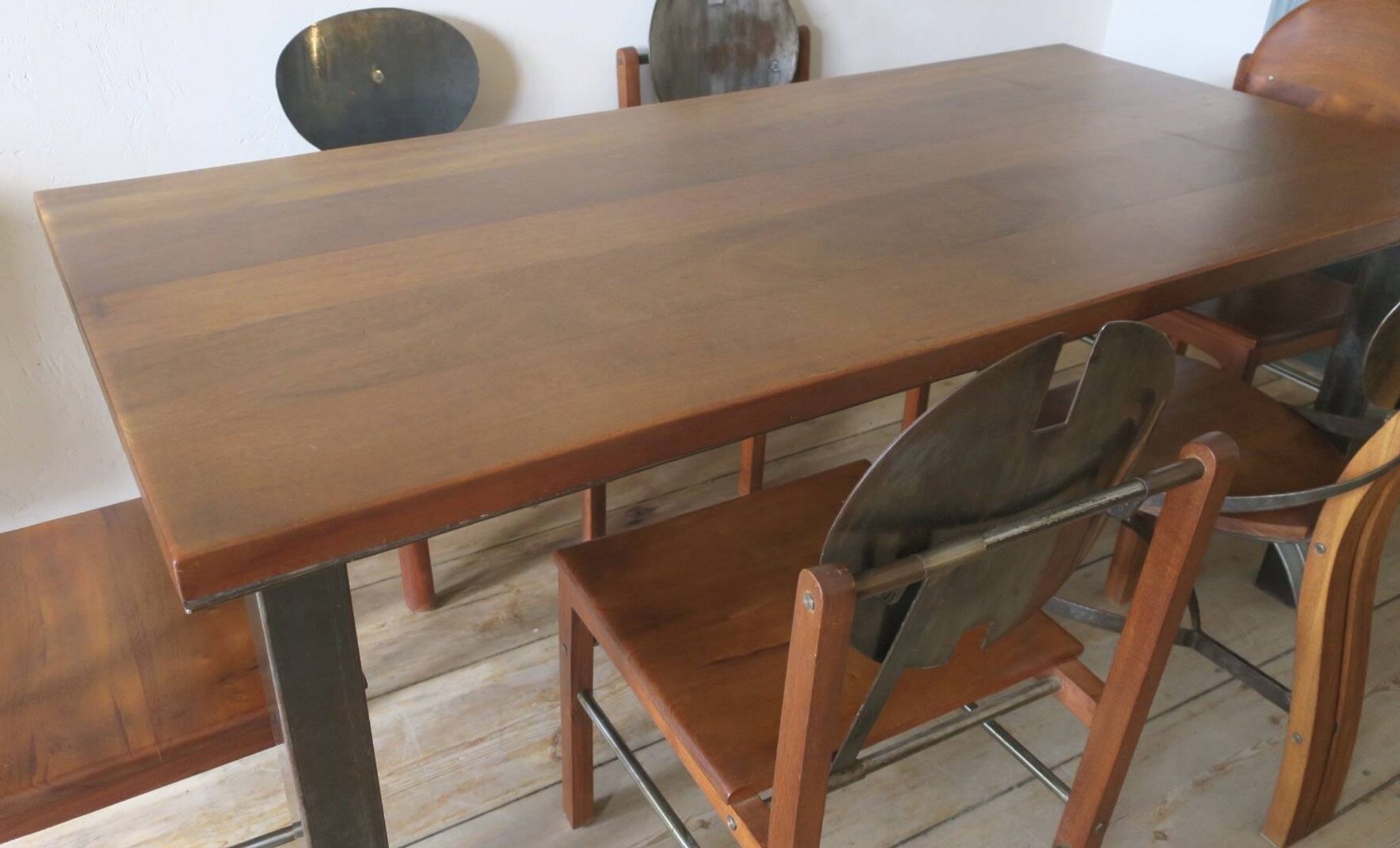 Brutalist 6 chairs and dining table in teak and patinated steel, 1960s