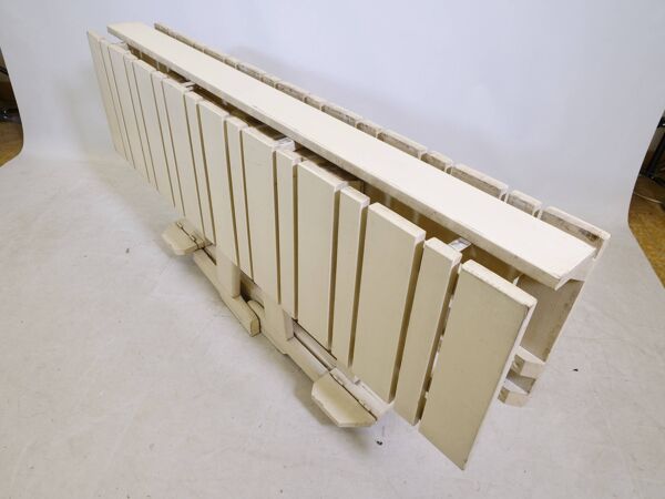 Table de jardin pliante en bois de style mid-century par Triconfort, modèle Riviera, années 1970.