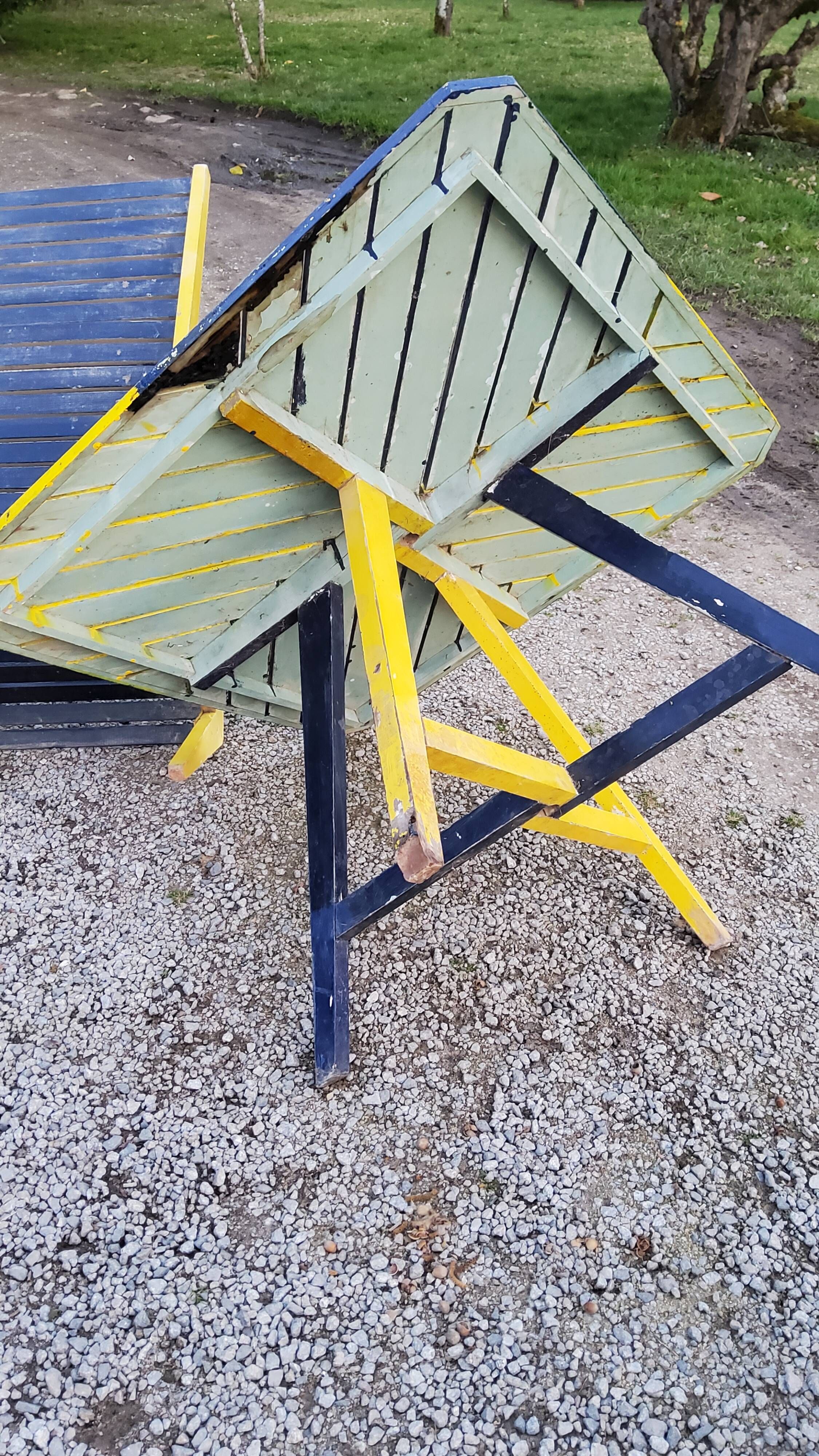 Garden furniture of the 50s coffee table + 2 armchairs compass legs