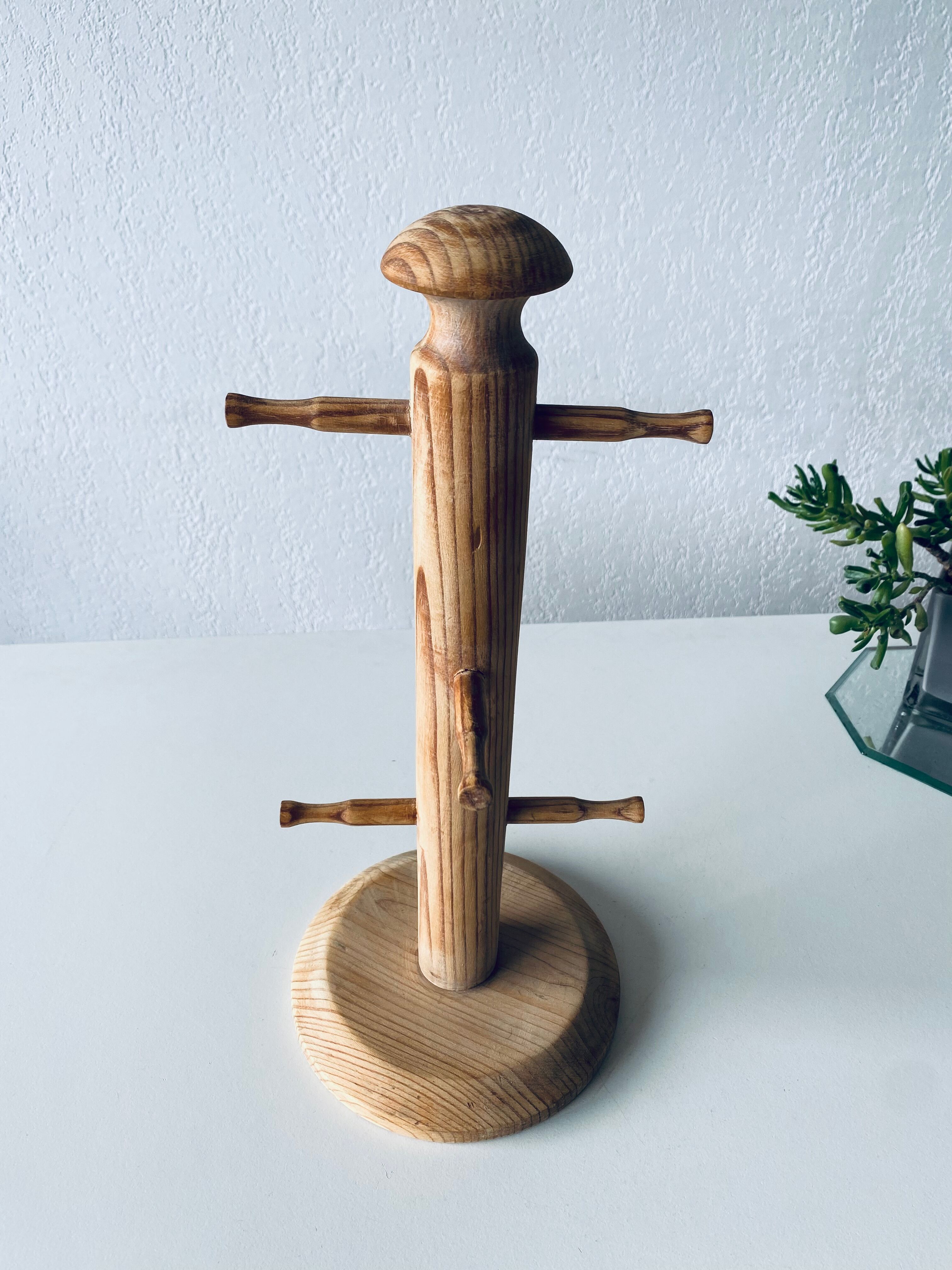Wooden jewelry holder