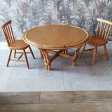 Rattan coffee table and its 2 vintage chairs