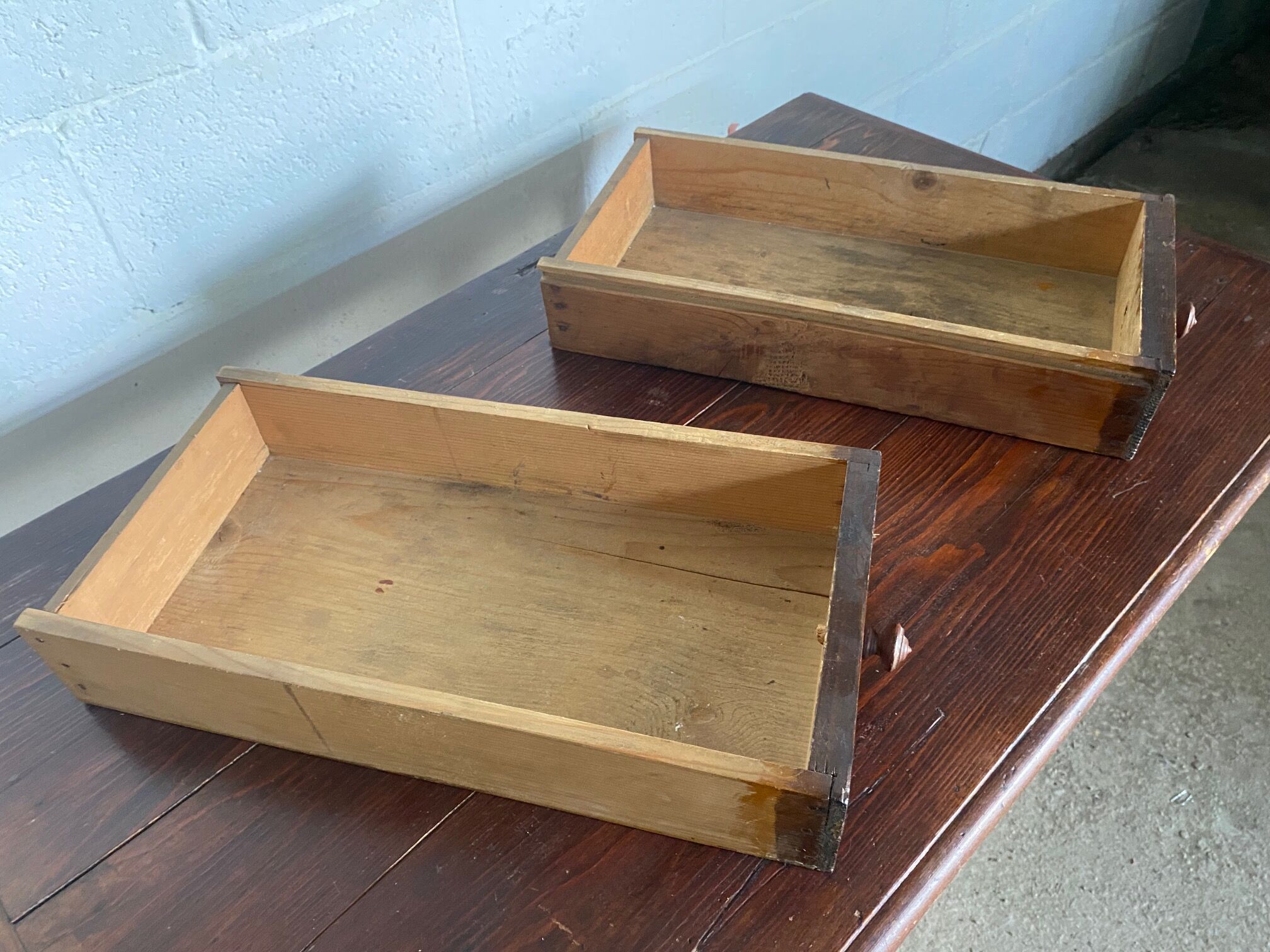 Office 2 drawers in solid wood turned legs year 1900