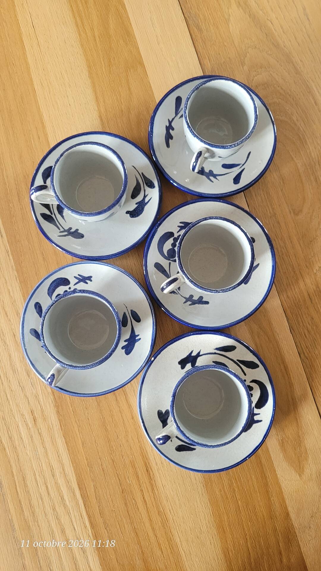 5 cups and saucers St Clément