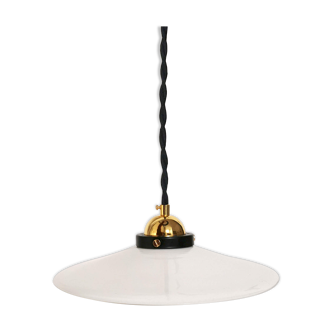 Opaline suspension