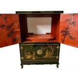 Cabinet meuble TV en laque de Chine décor Japon