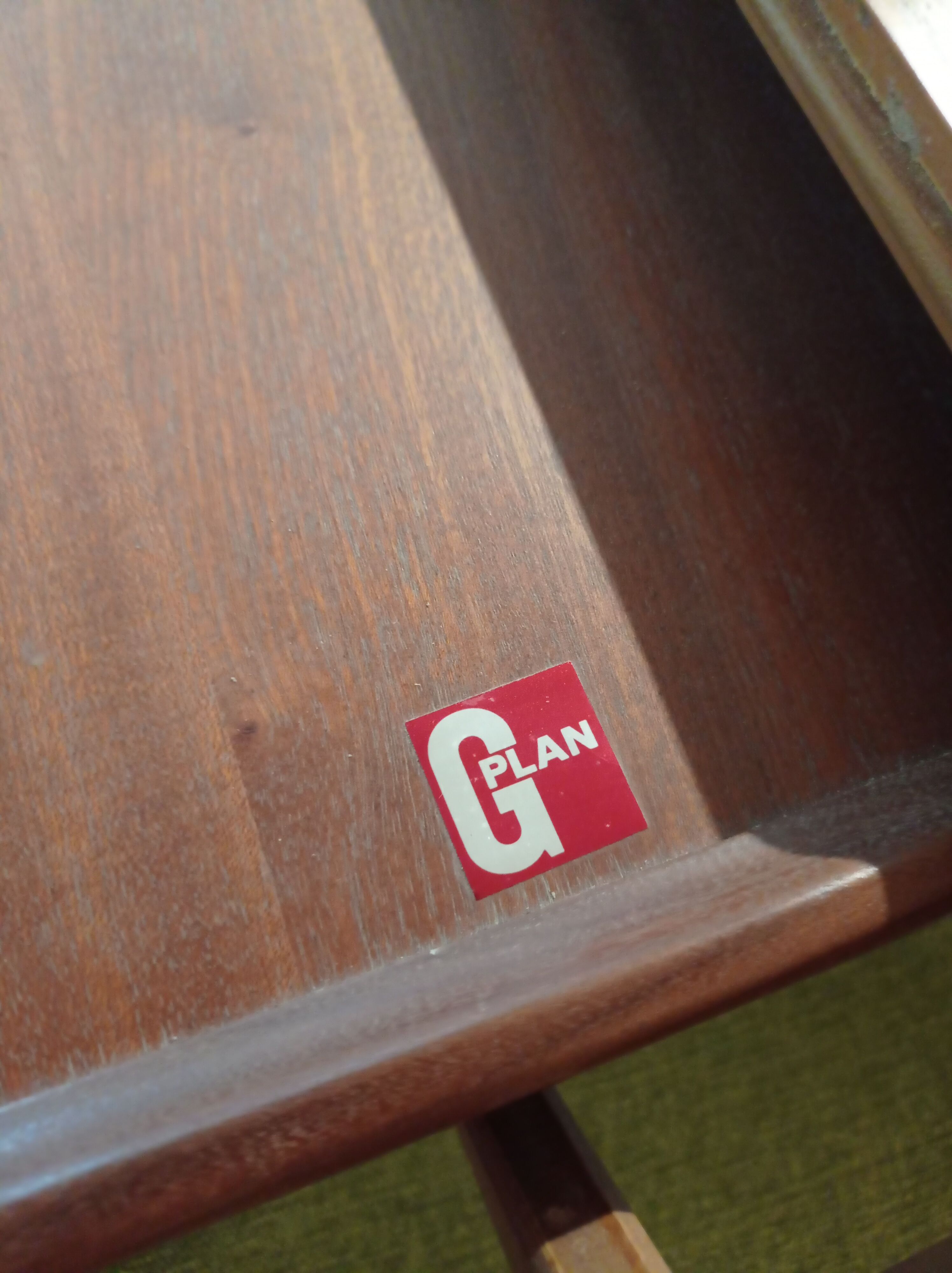 G-Plan oval adjustable table