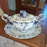 Decorative soup tureen
