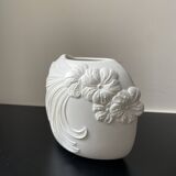 Small Kaiser White Porcelain Vase