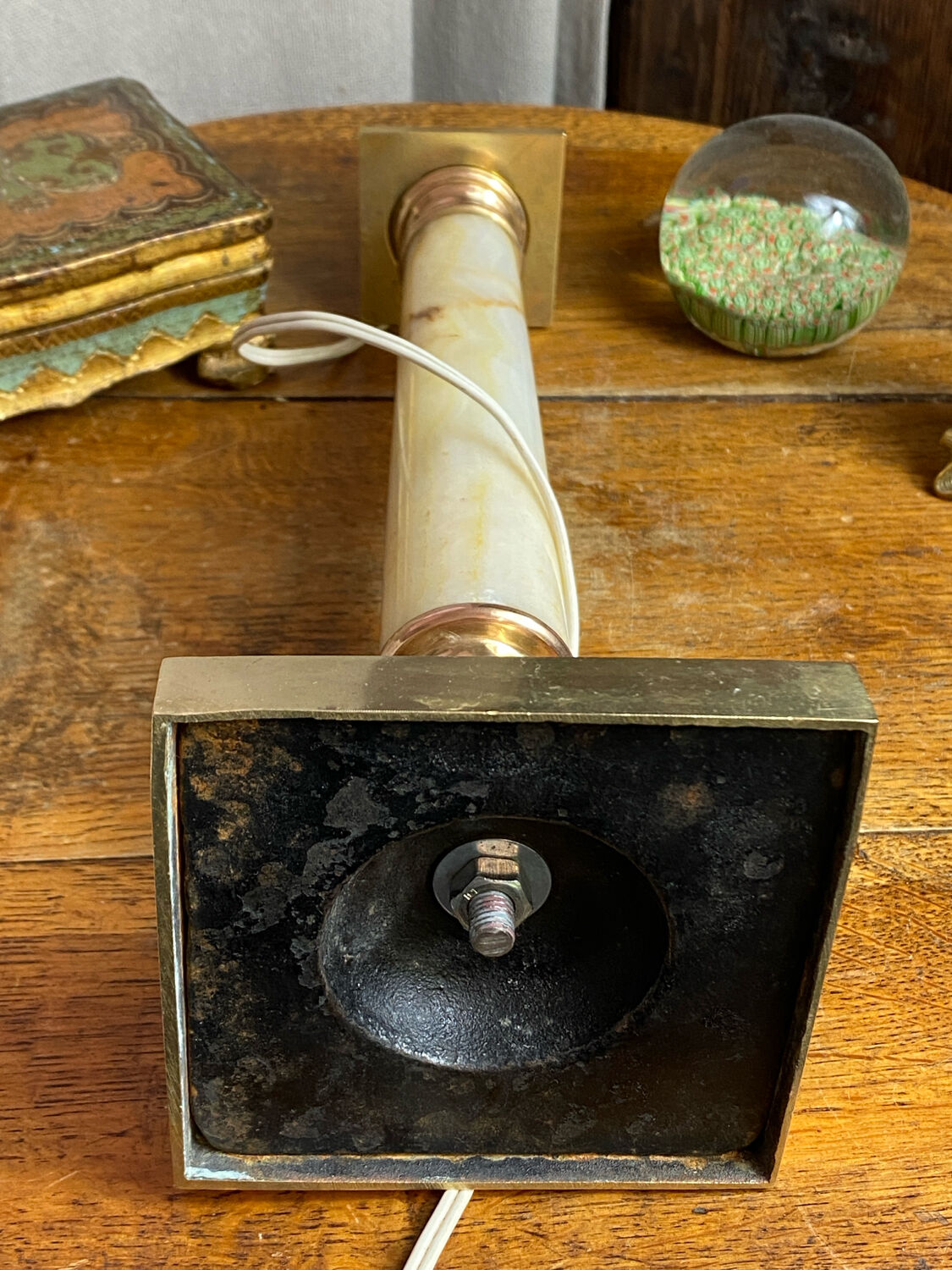 Lamp base in onyx and brass