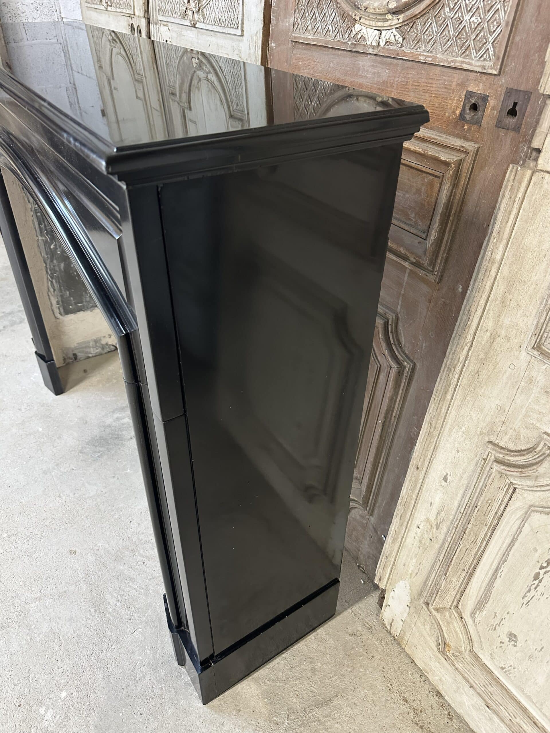 Black marble fireplace from around 1900
