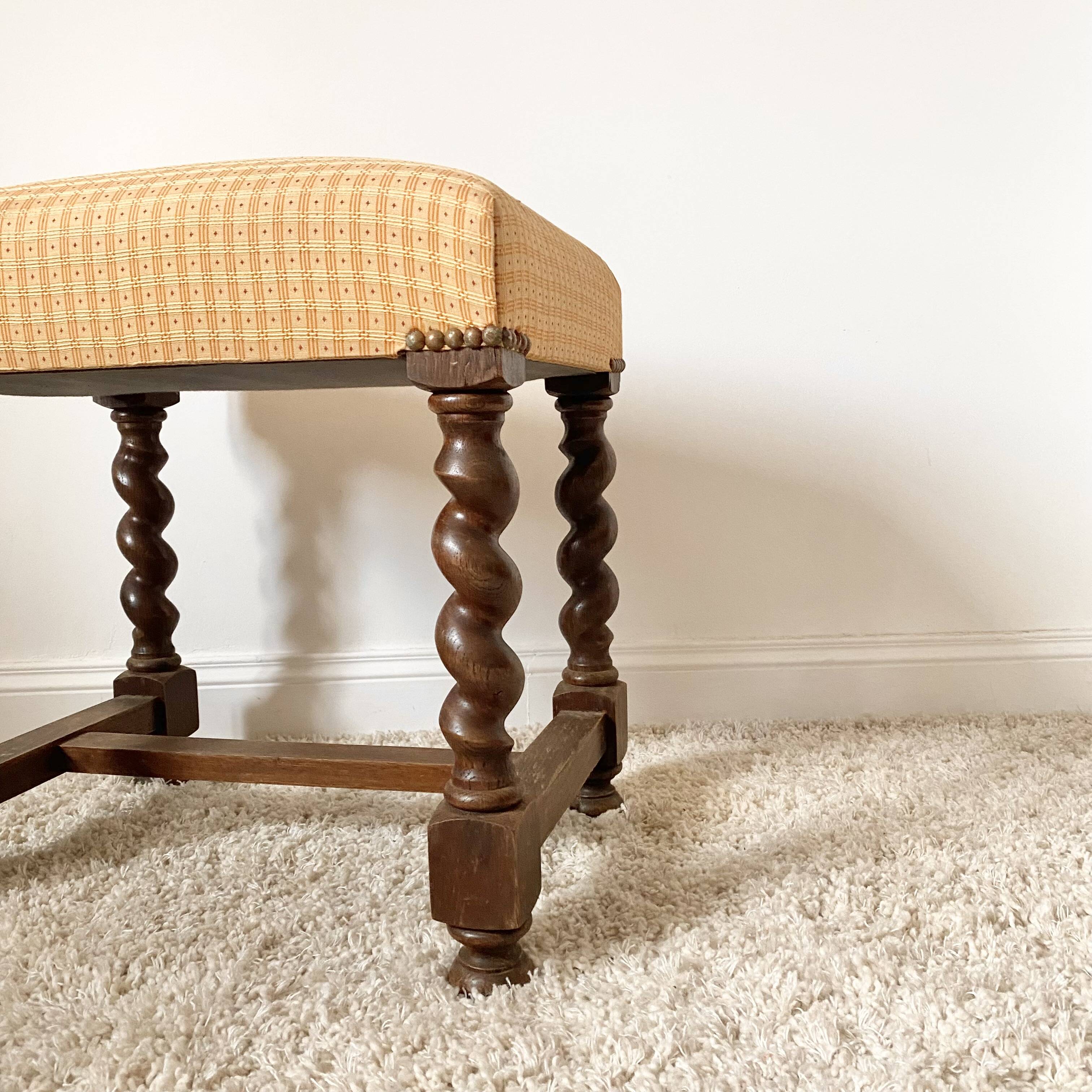 Stool with turned legs