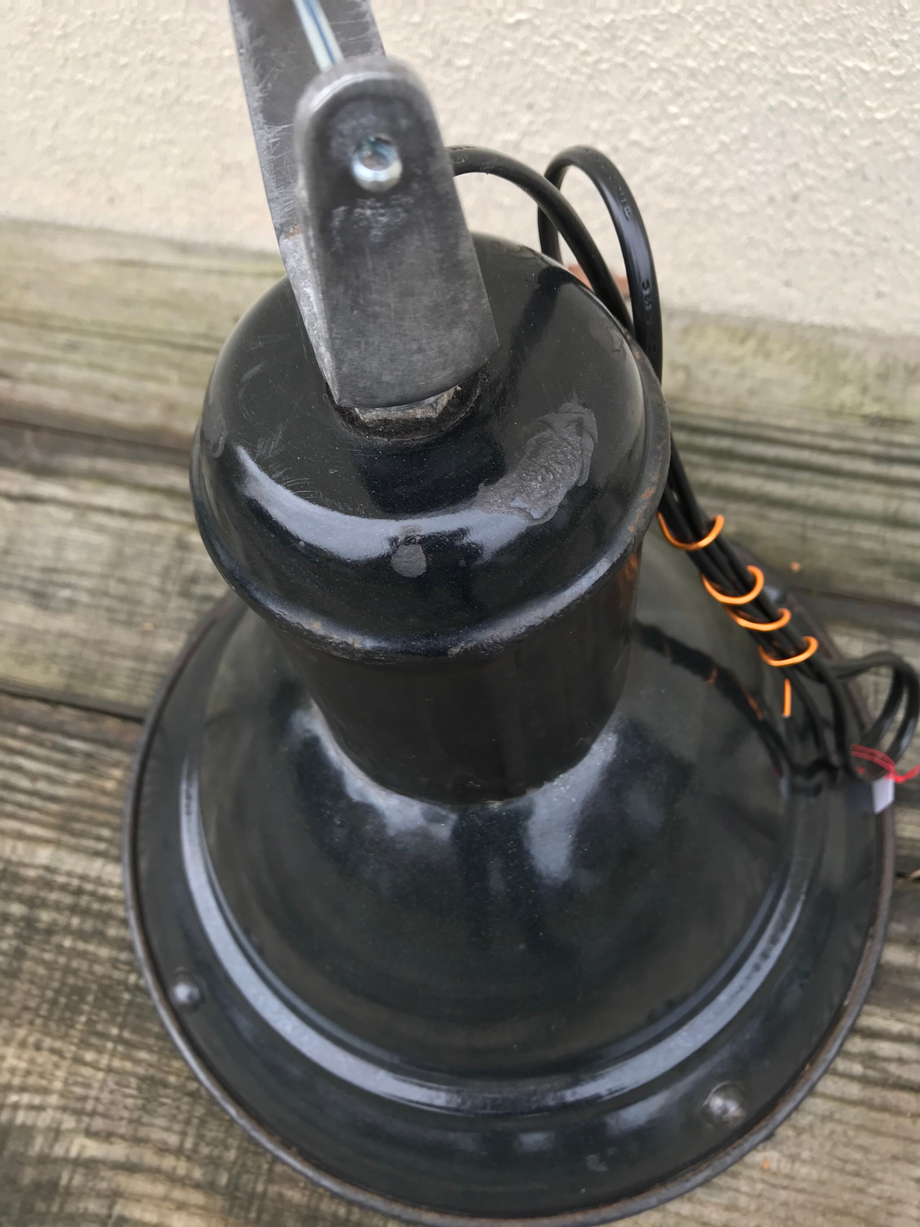 Suspension cloche emaillee noire