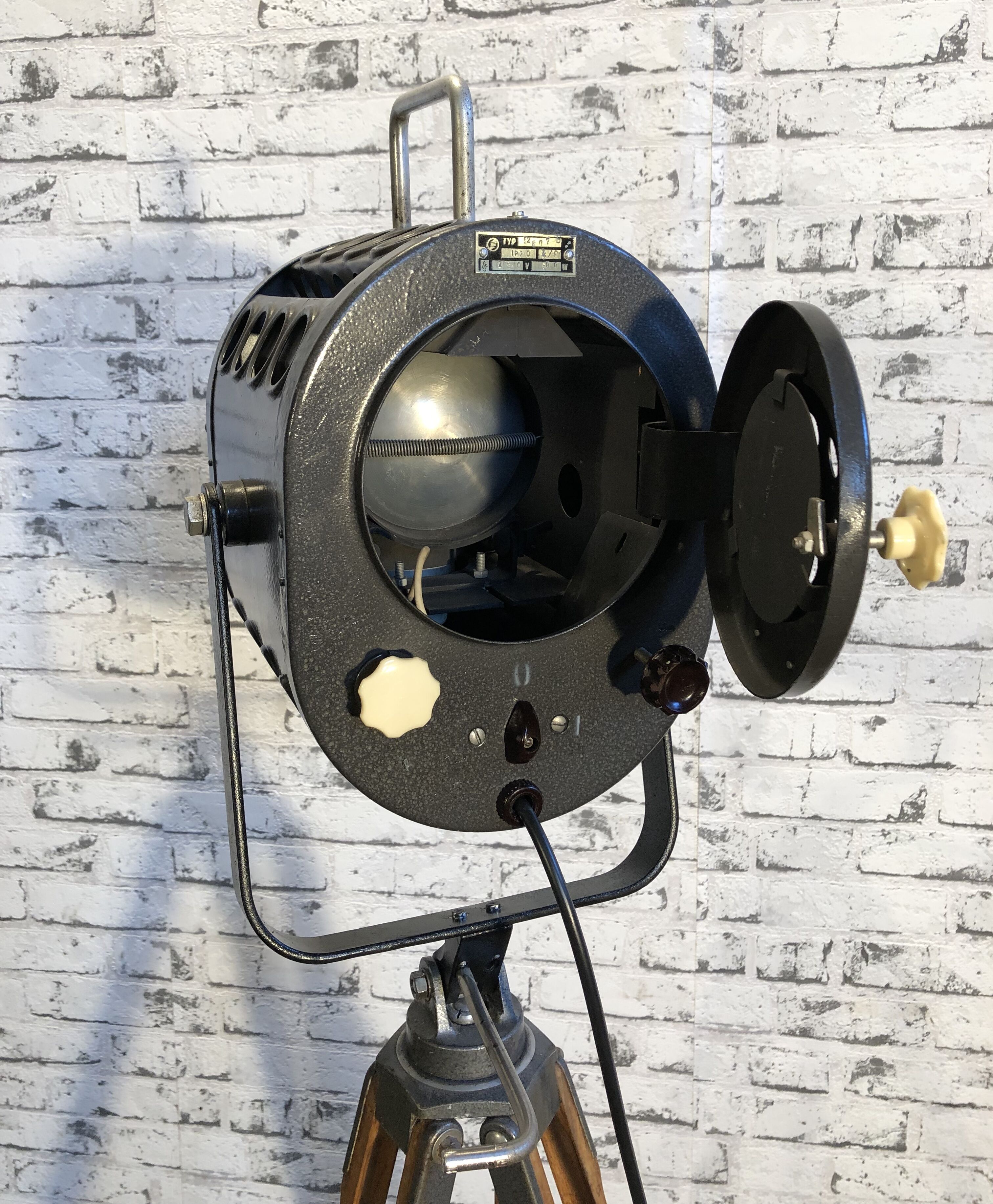 Projecteur de théâtre sur trépied vintage, années 1960