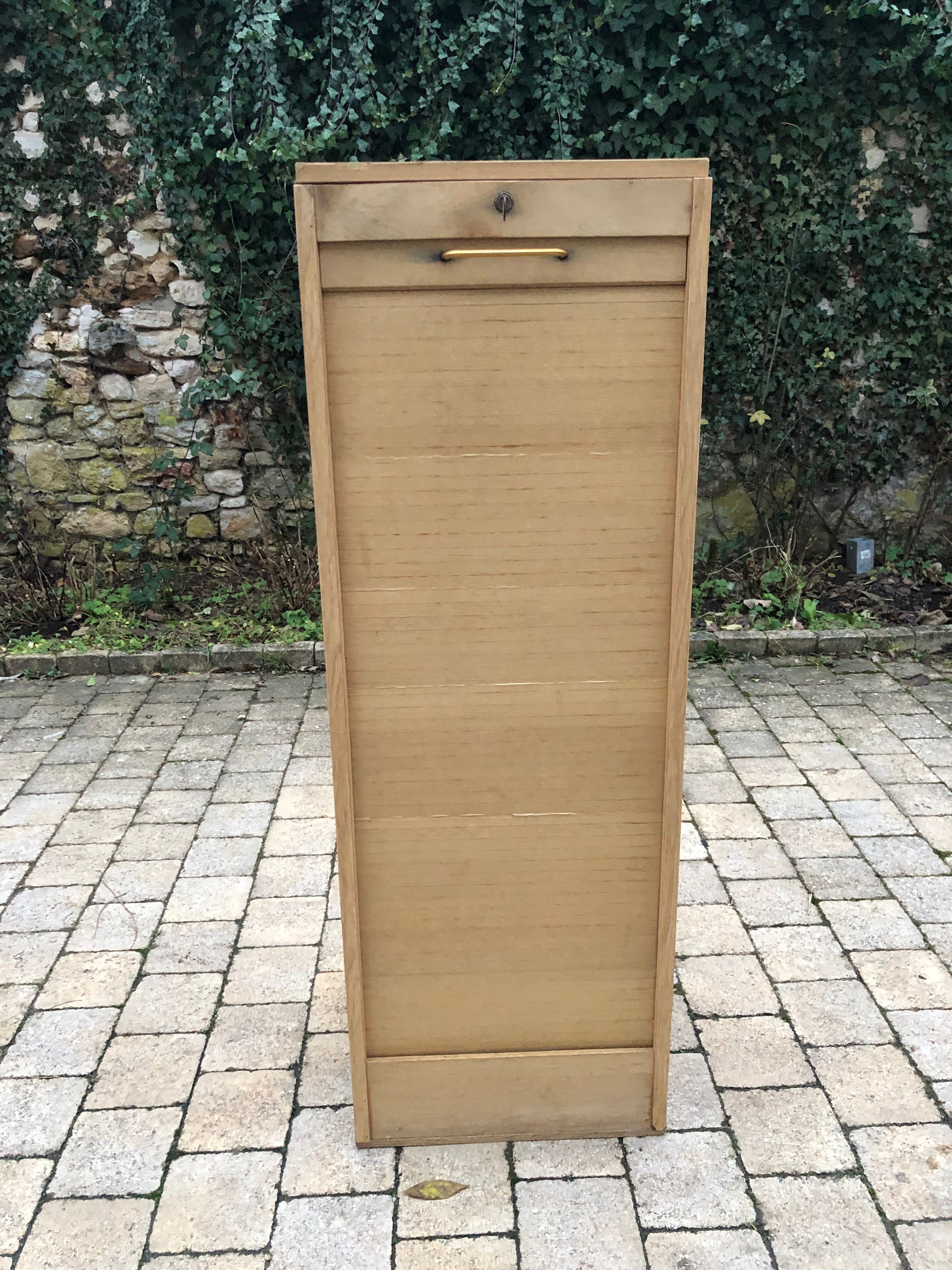 Curtain binder cabinet