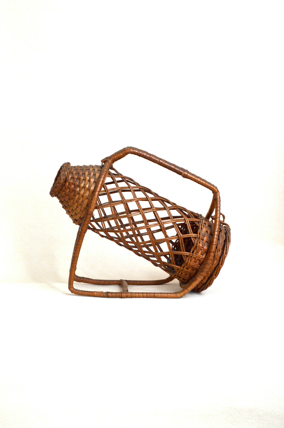 Rattan bottle holder