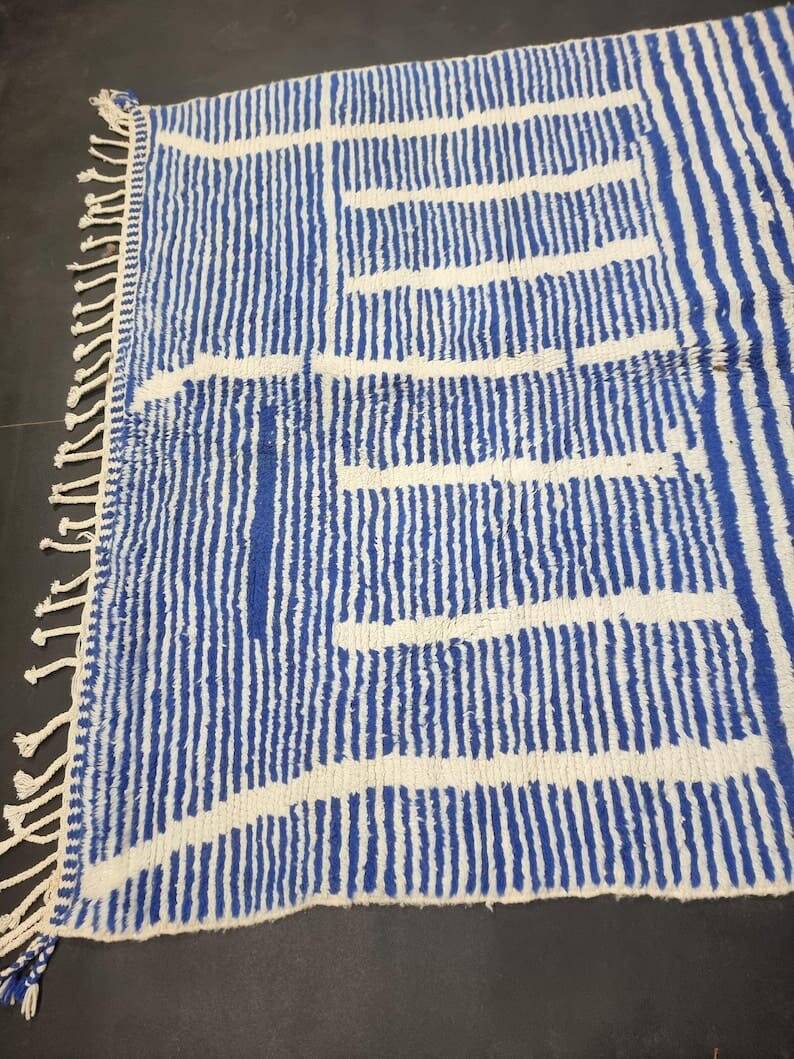 Berber rug in natural wool, blue and white, size 2/3 m.