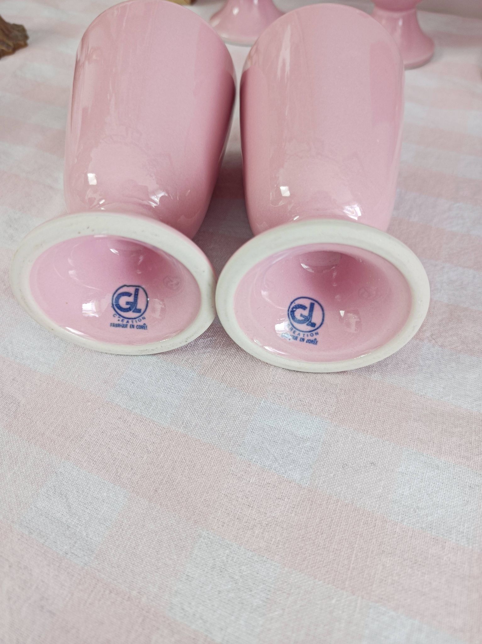 Service à café, cafetière et 5 mazagrans roses