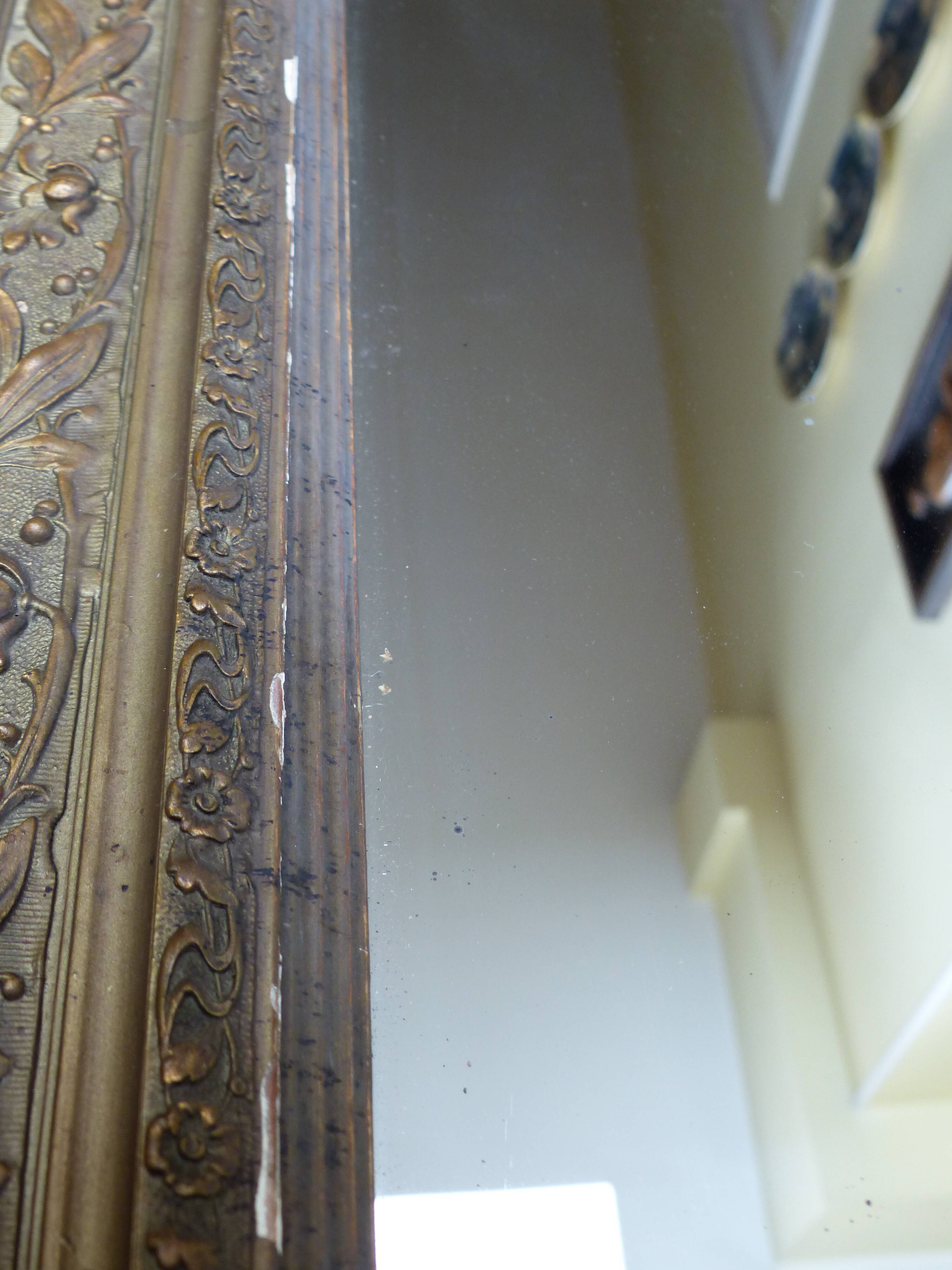 Ornate mirror 104x73cm