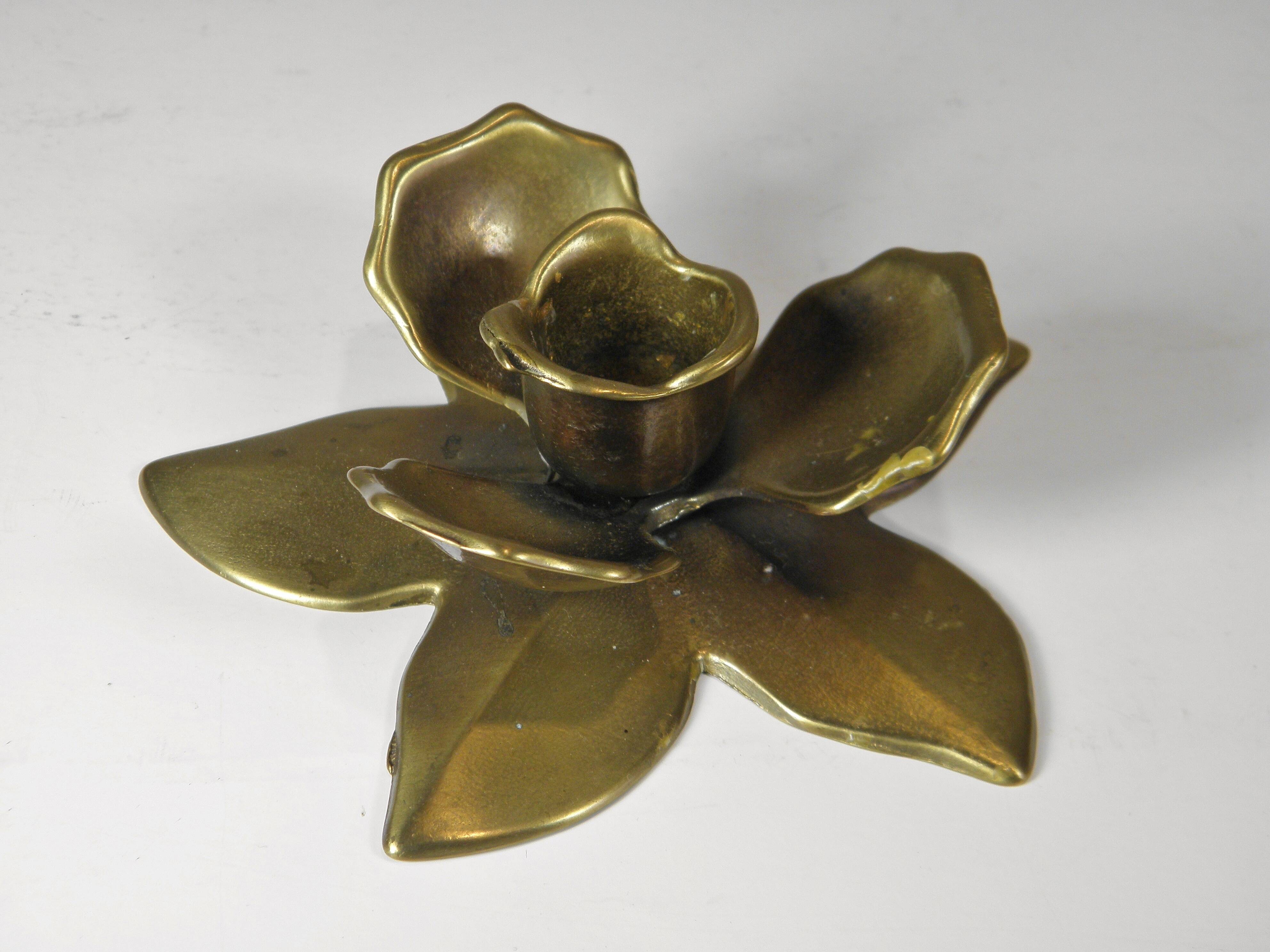 Two "flowers" candle holders in brass - 1970s