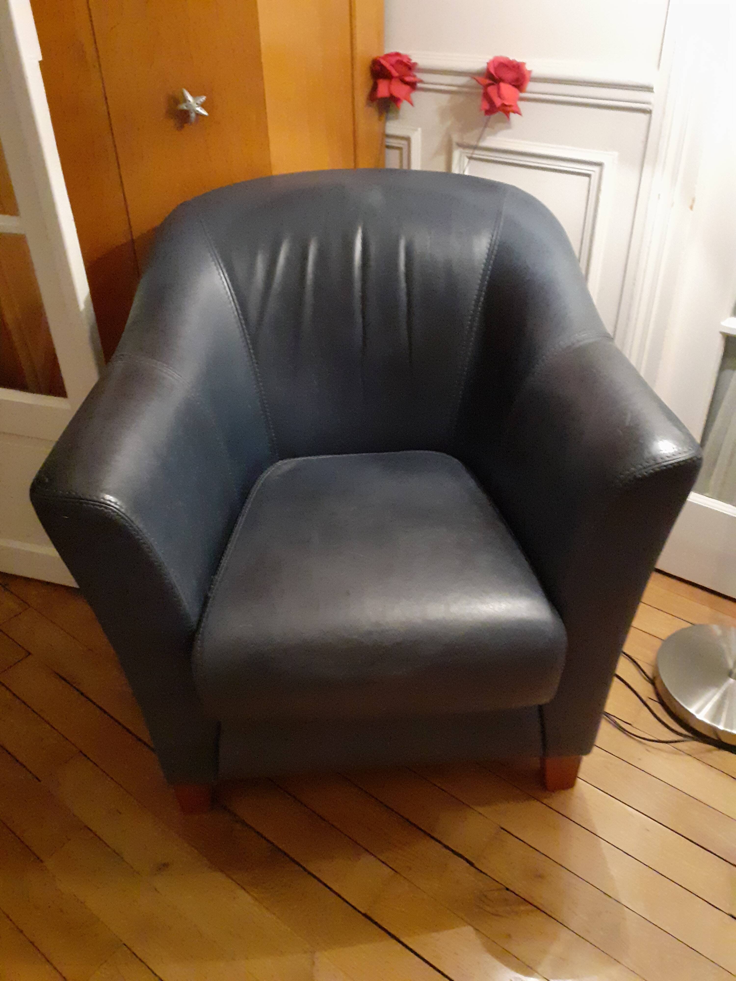 Blue diabolo armchair