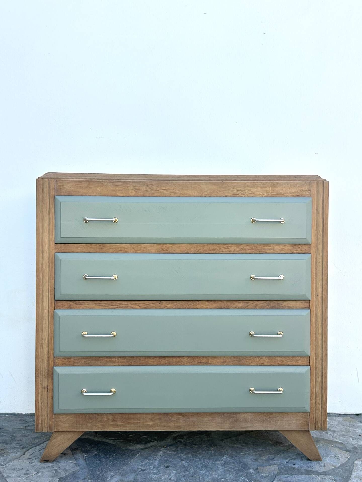 Vintage 1950s chest of drawers