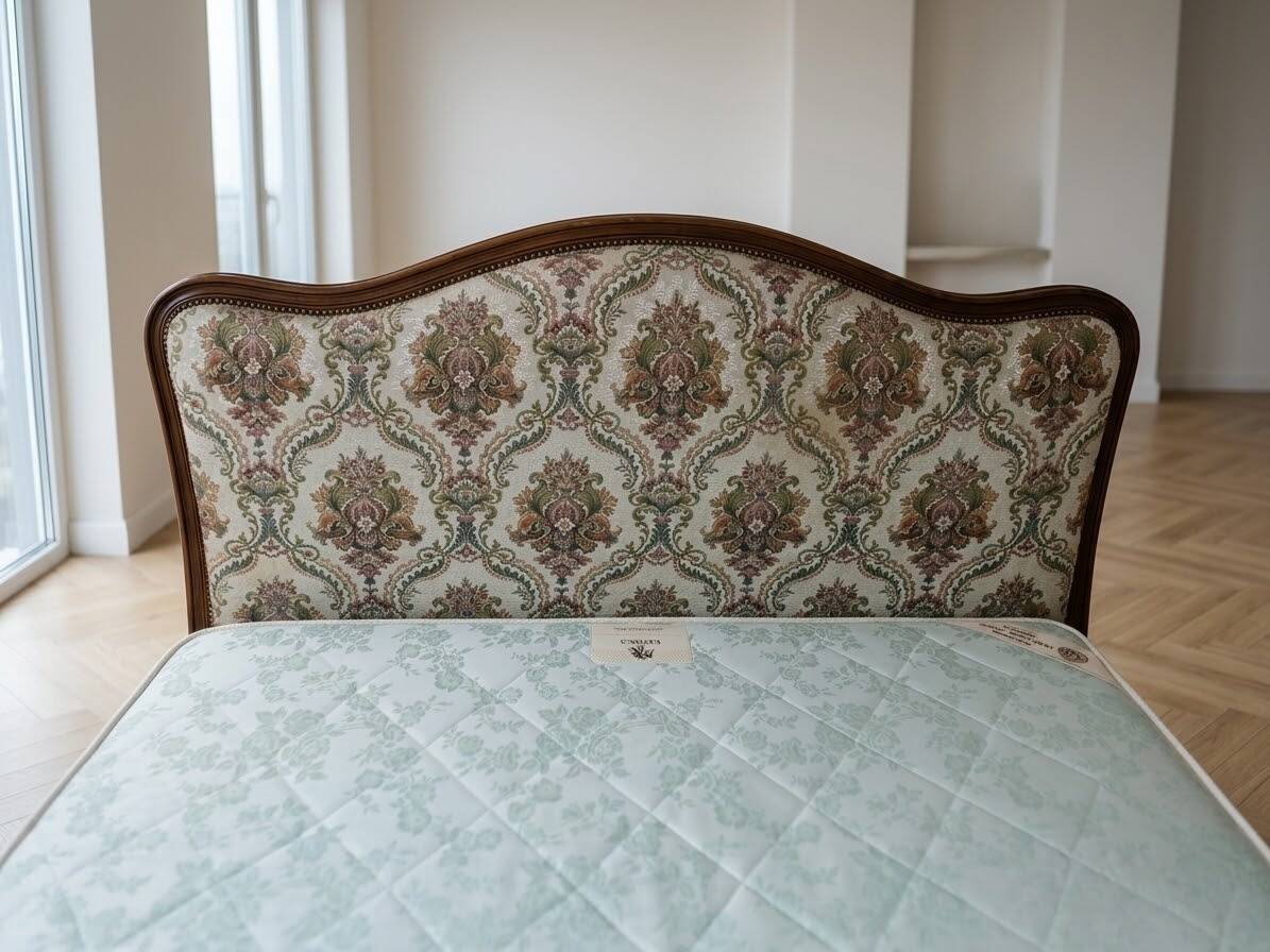 Lit Louis XV vintage en bois