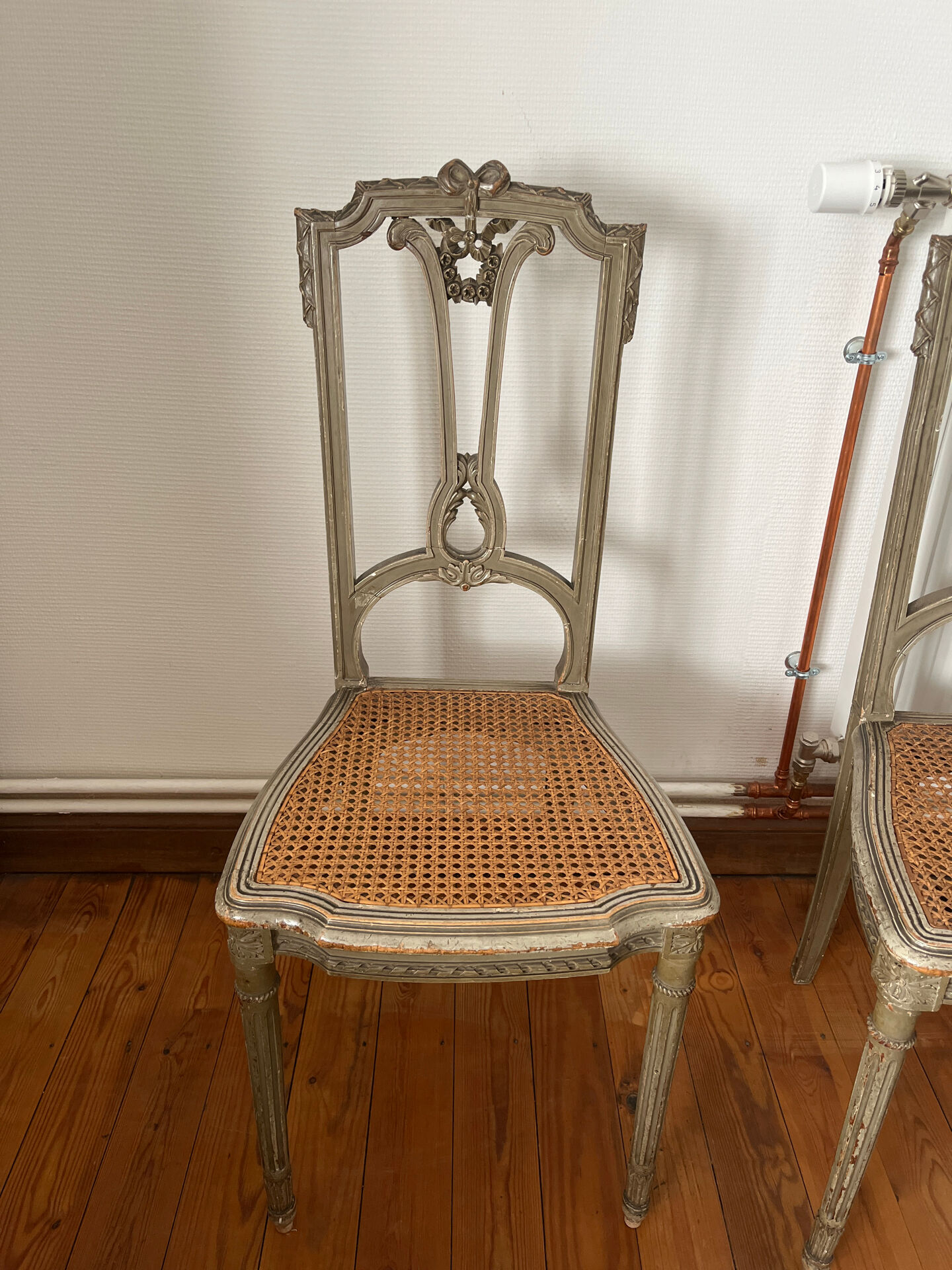 Paire de chaises Louis XVI