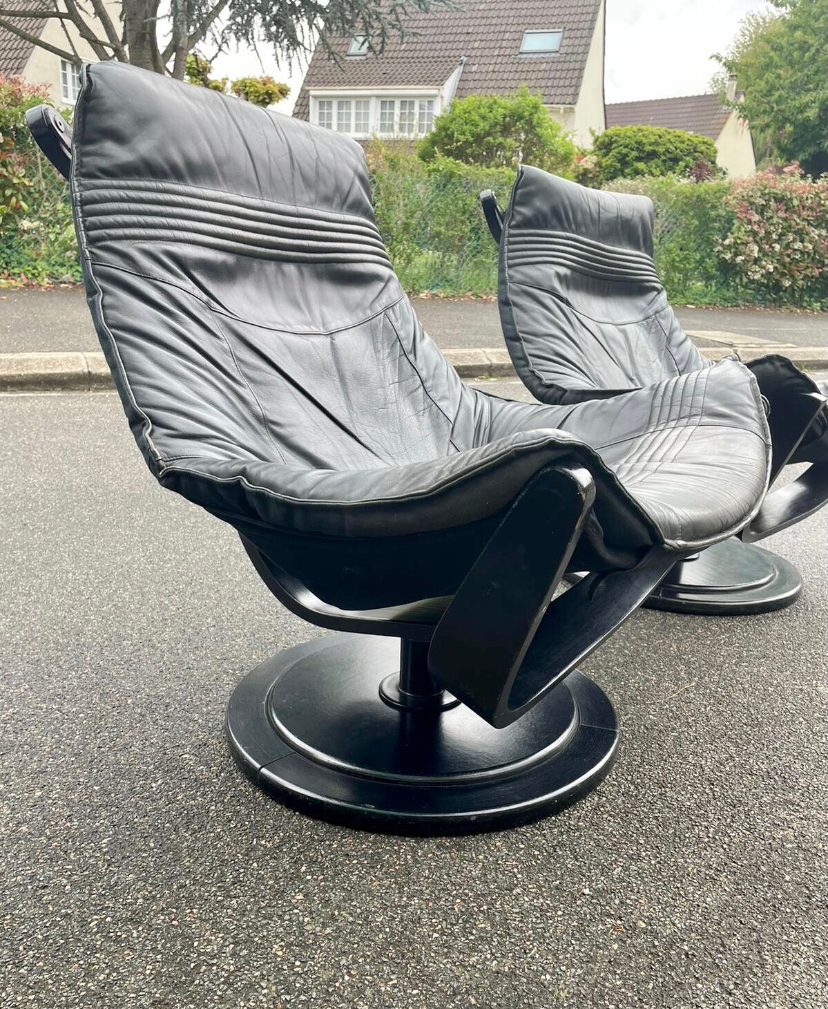 Pair of chairs Takashi Okamura and Erik Marquard NELO 1970