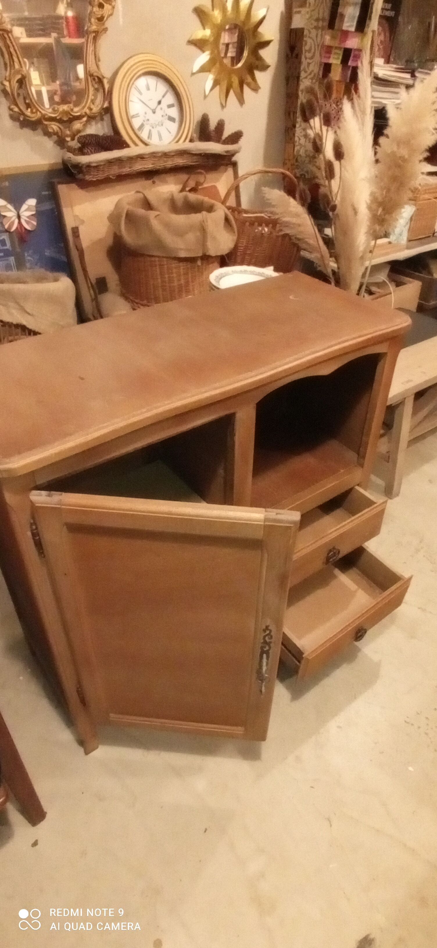 Chest of drawers or entrance furniture