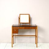Scandinavian dressing table with drawers