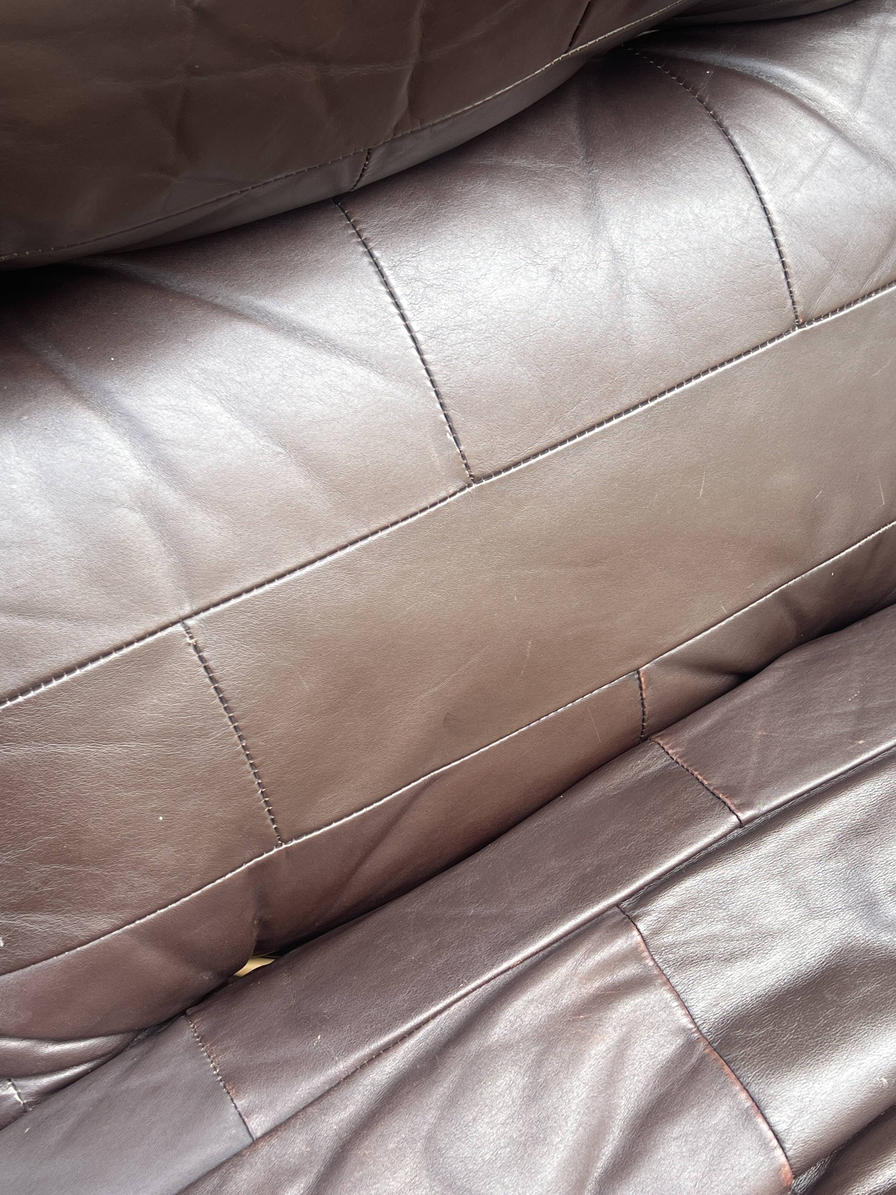 2 chauffeuses Marsala plexiglas & cuir marron patchwork, Ligne Roset 1970